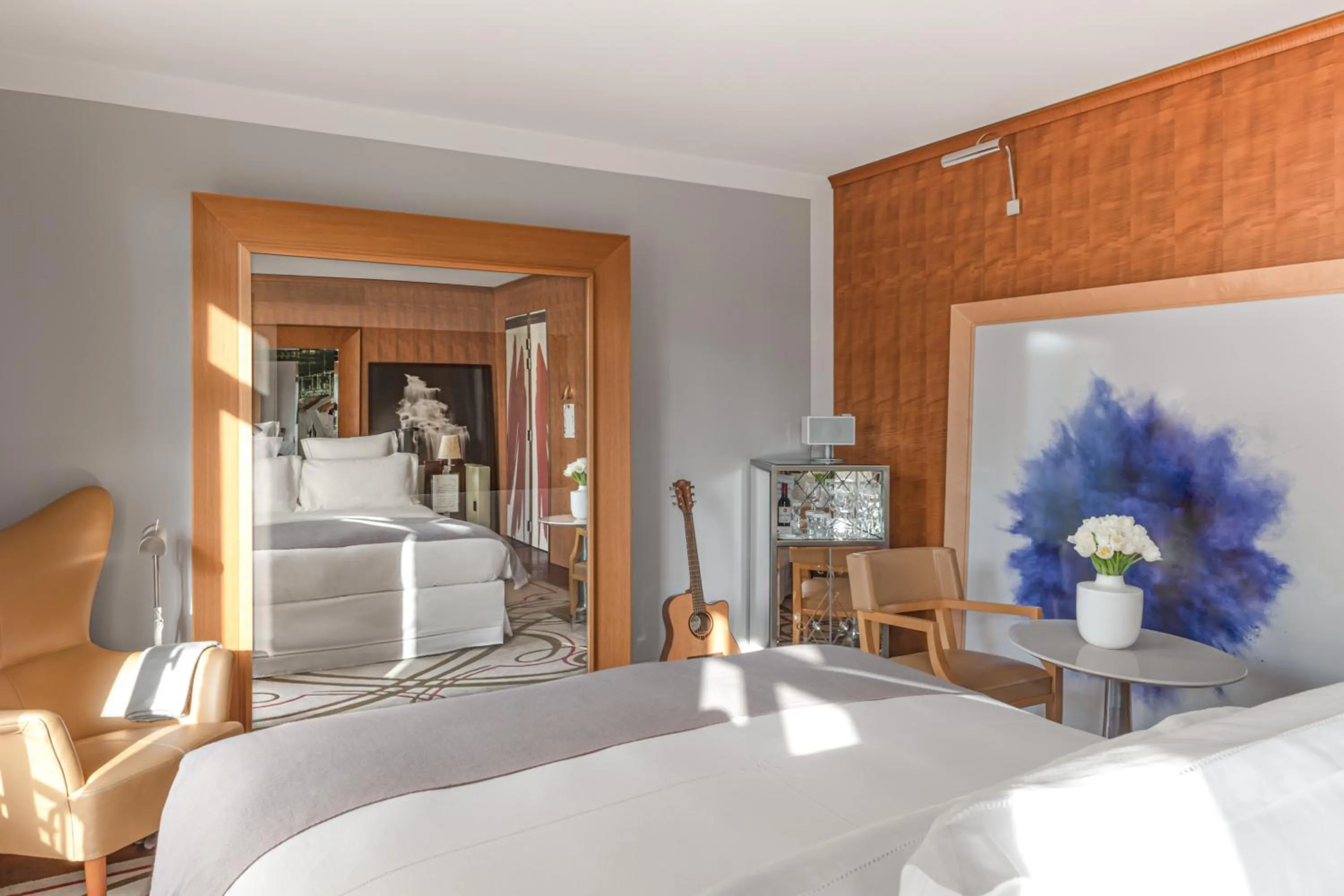 Bed in Hôtel Le Royal Monceau Raffles Paris