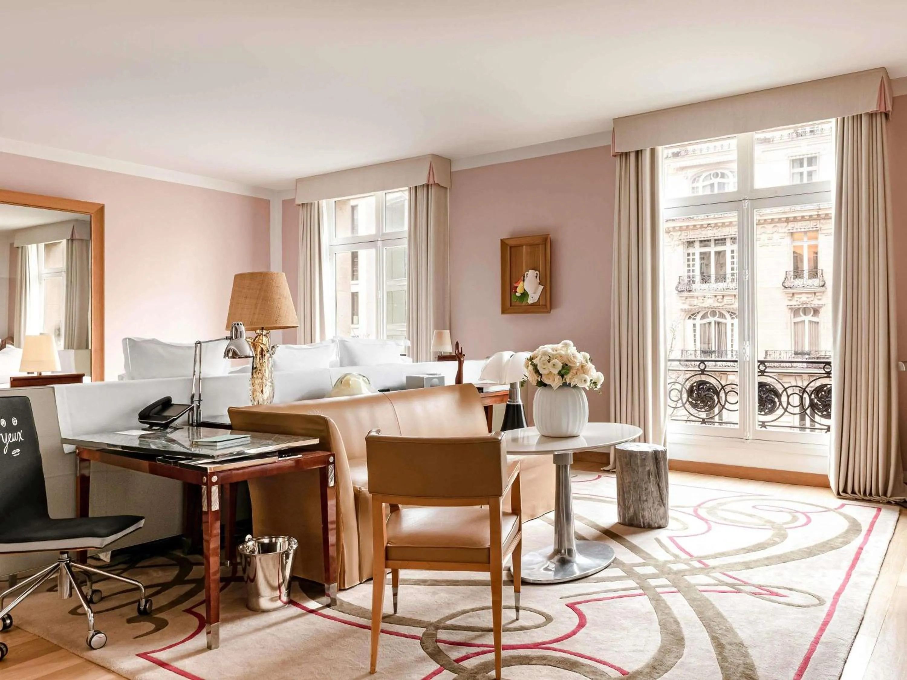 Bedroom in Hôtel Le Royal Monceau Raffles Paris