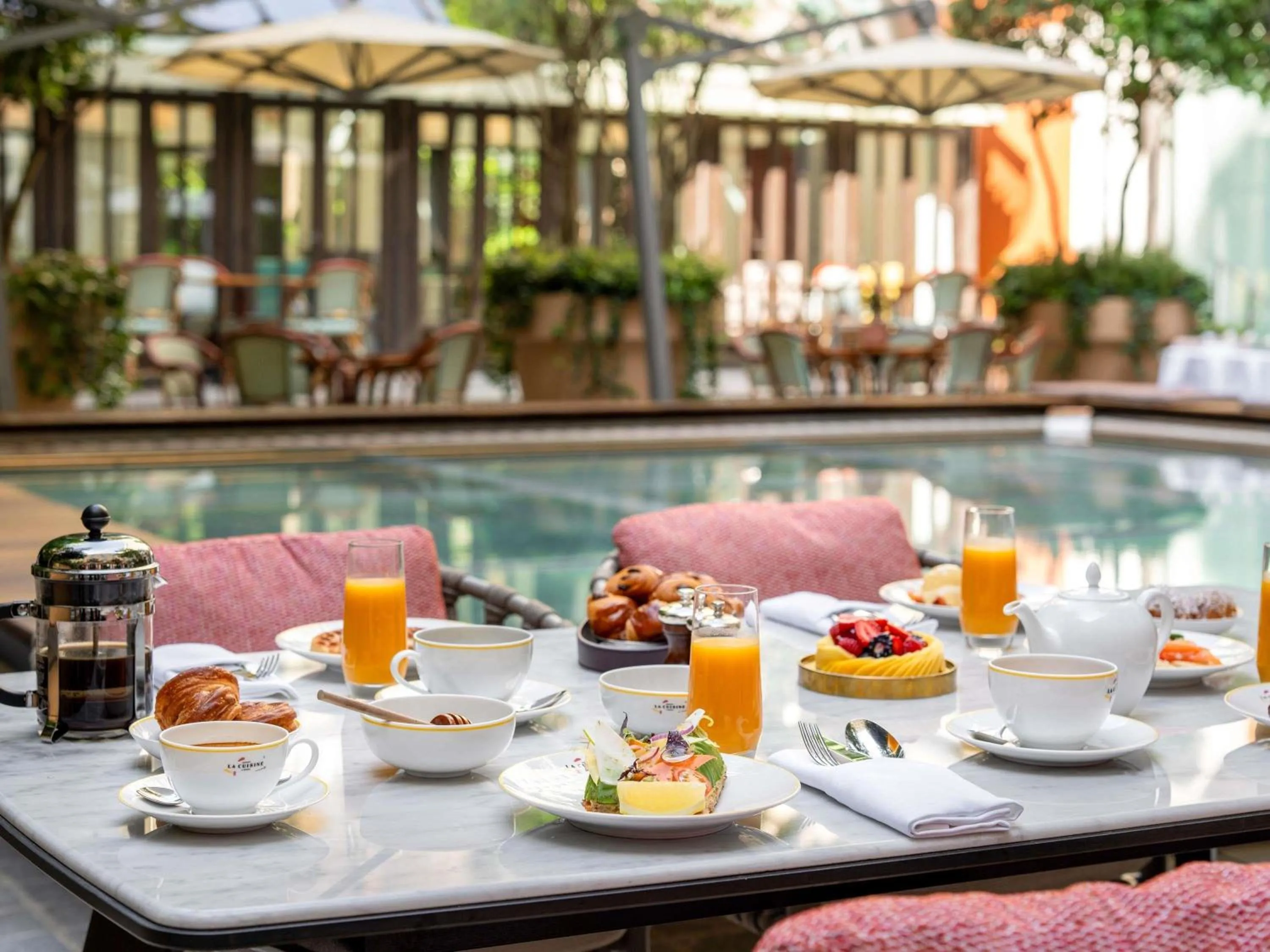 Restaurant/places to eat in Hôtel Le Royal Monceau Raffles Paris