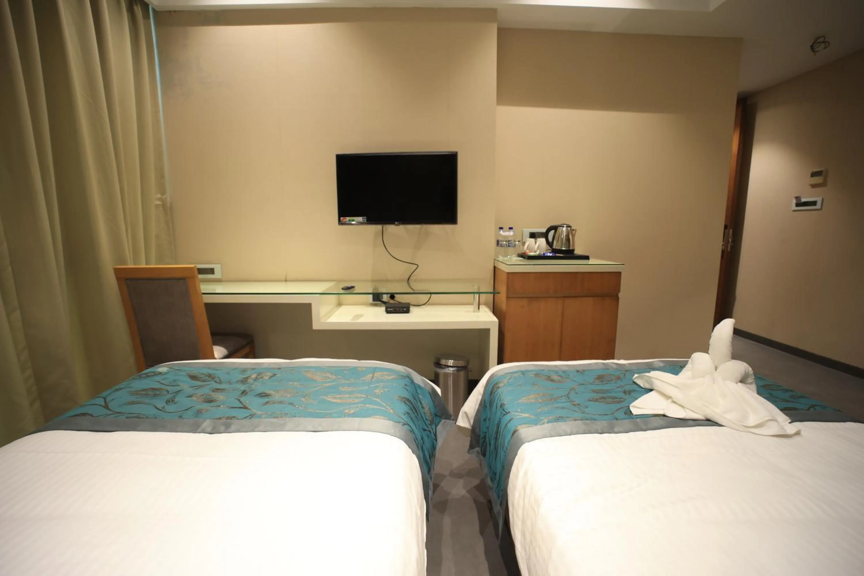 Photo of the whole room, Bed in The Byke Delotel