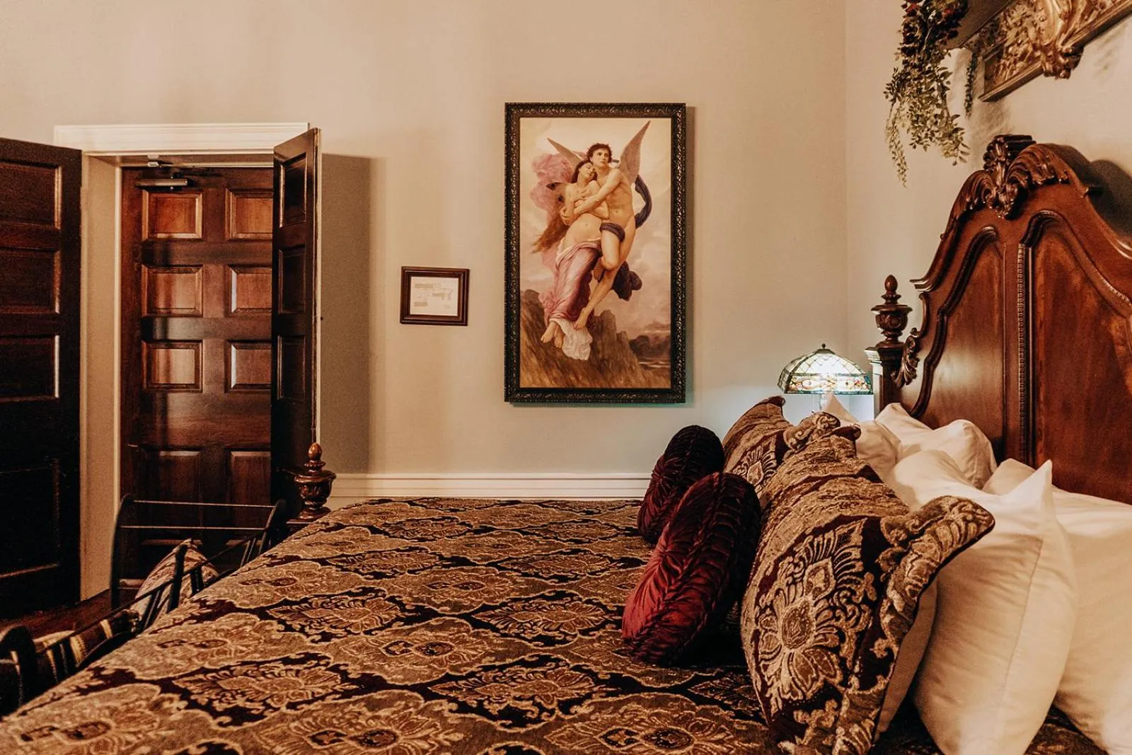 Bed in Belle Air Mansion and Inn