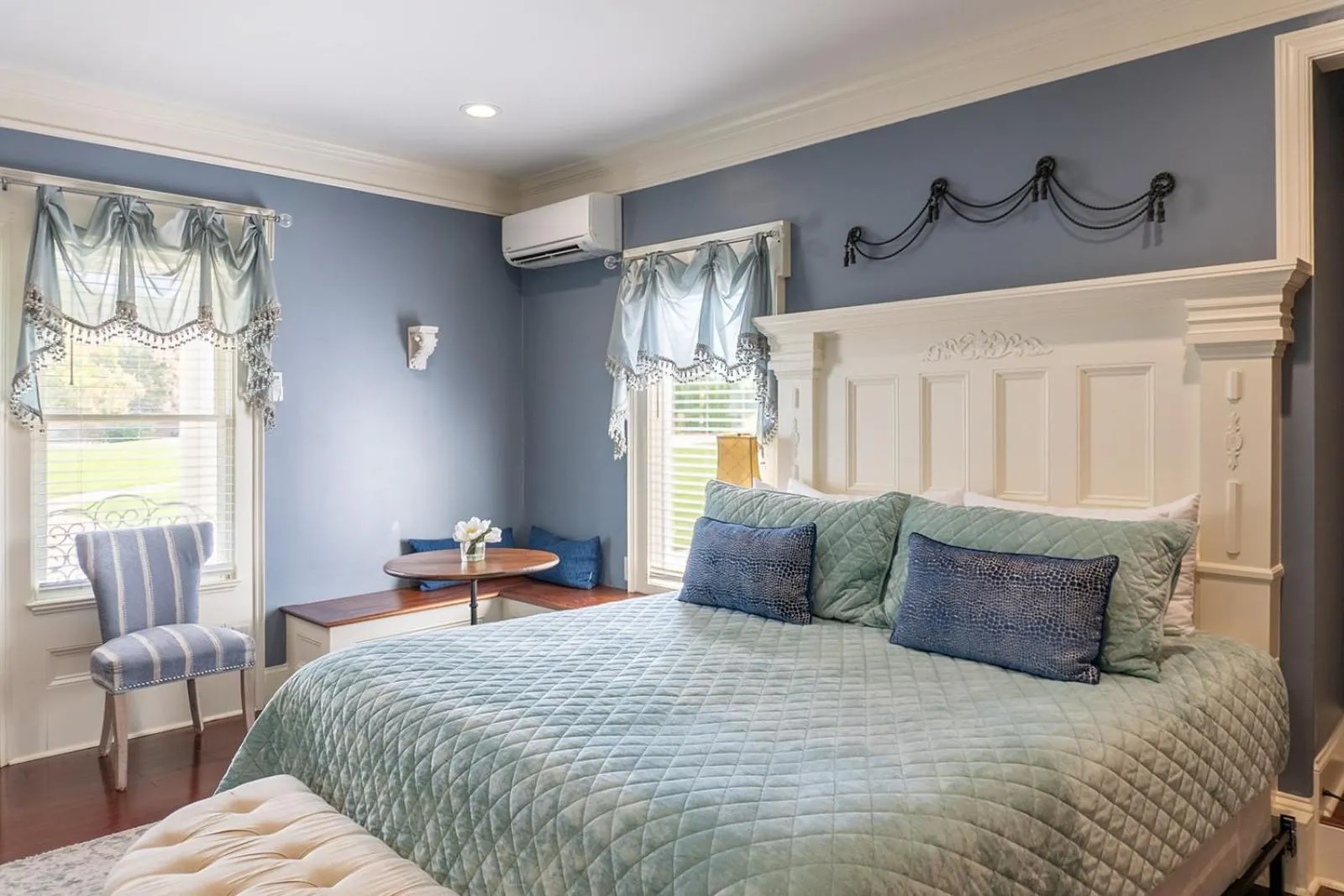 Bed in Belle Air Mansion and Inn