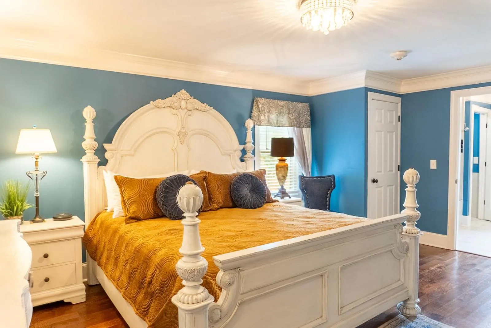 Bed in Belle Air Mansion and Inn