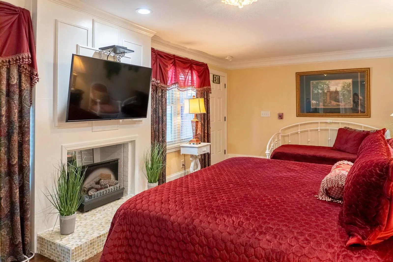 Bed in Belle Air Mansion and Inn