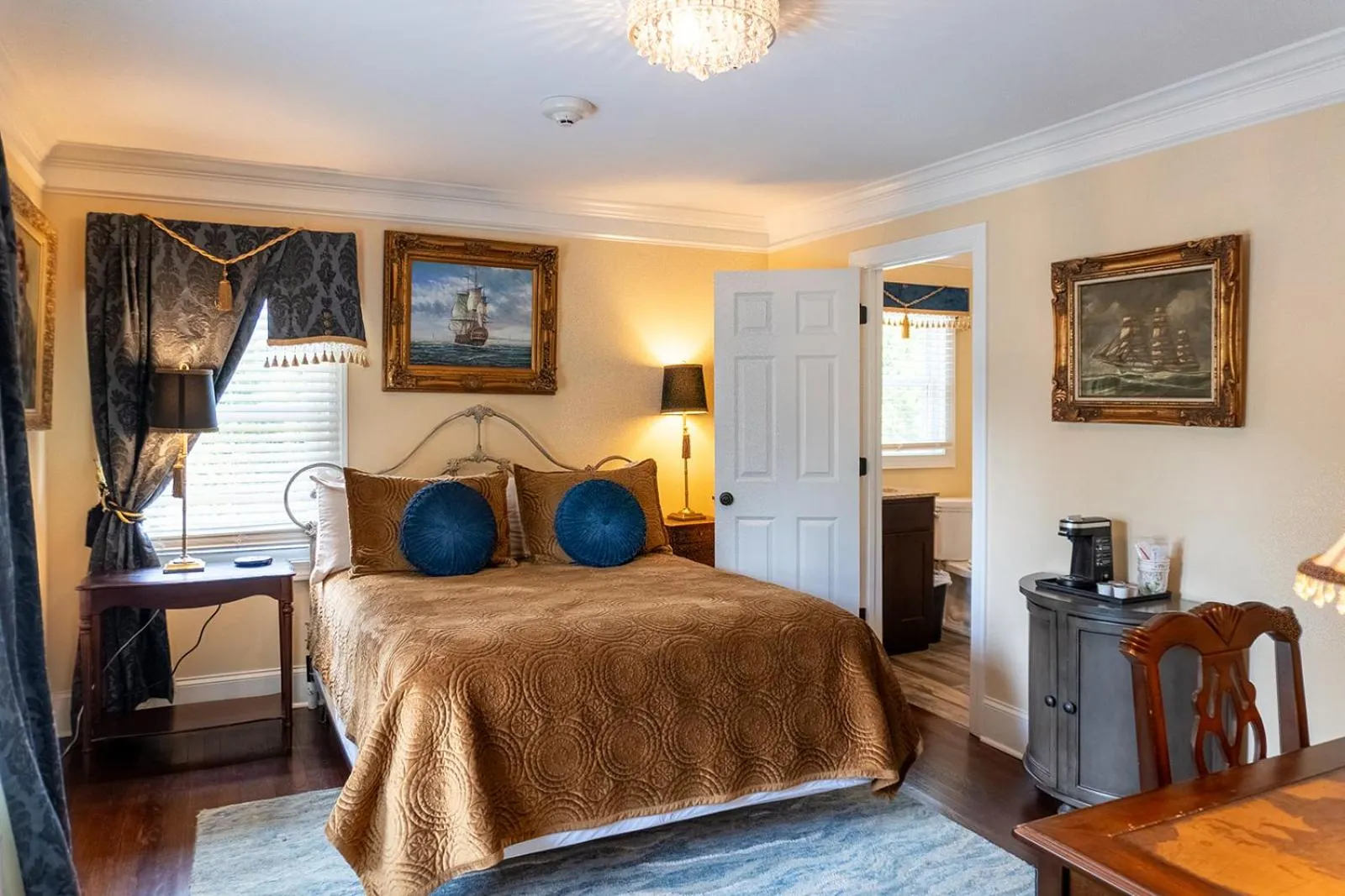 Bed in Belle Air Mansion and Inn