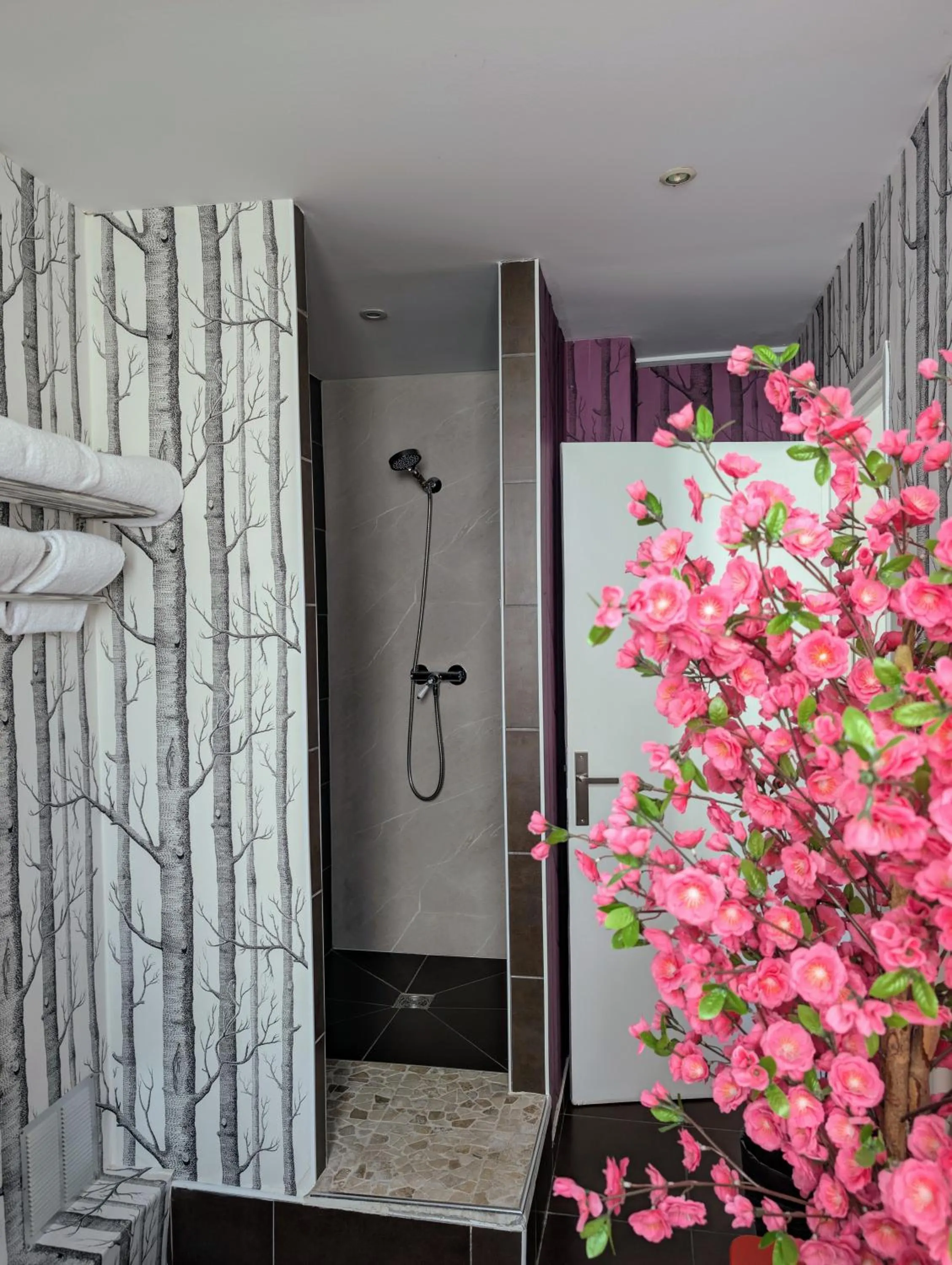 Bathroom in Hôtel Mademoiselle