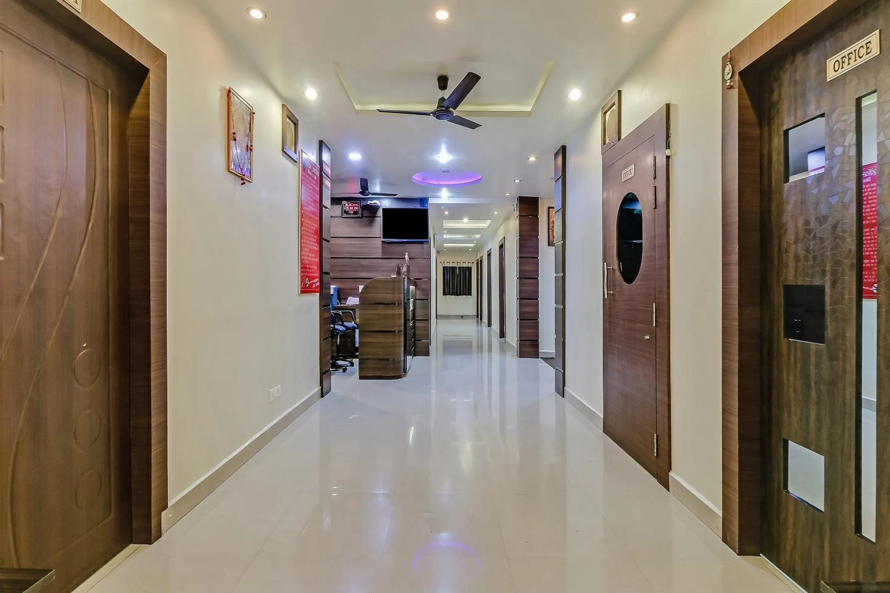 Lobby or reception in Hotel O Royal