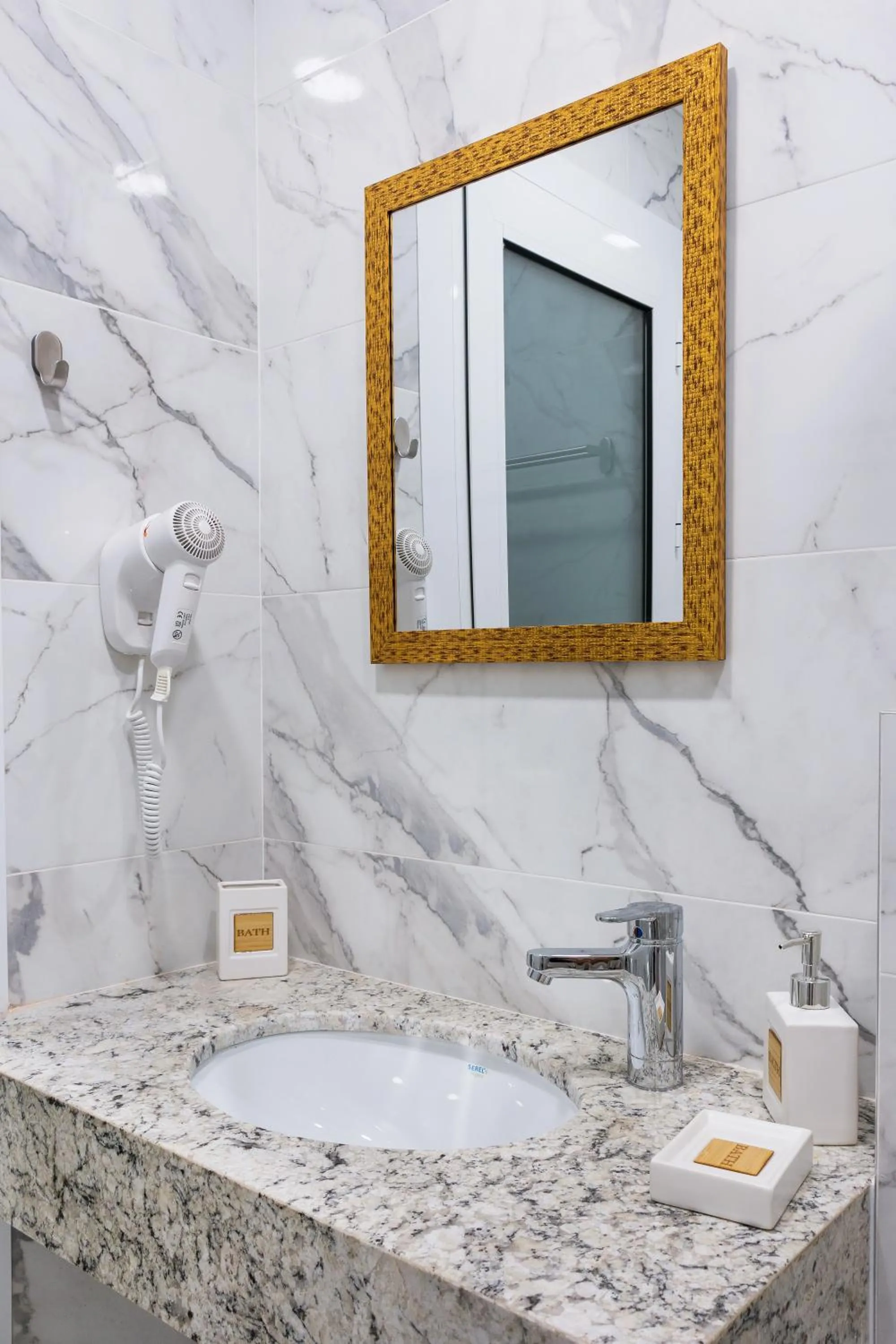 Bathroom in Okean Studios