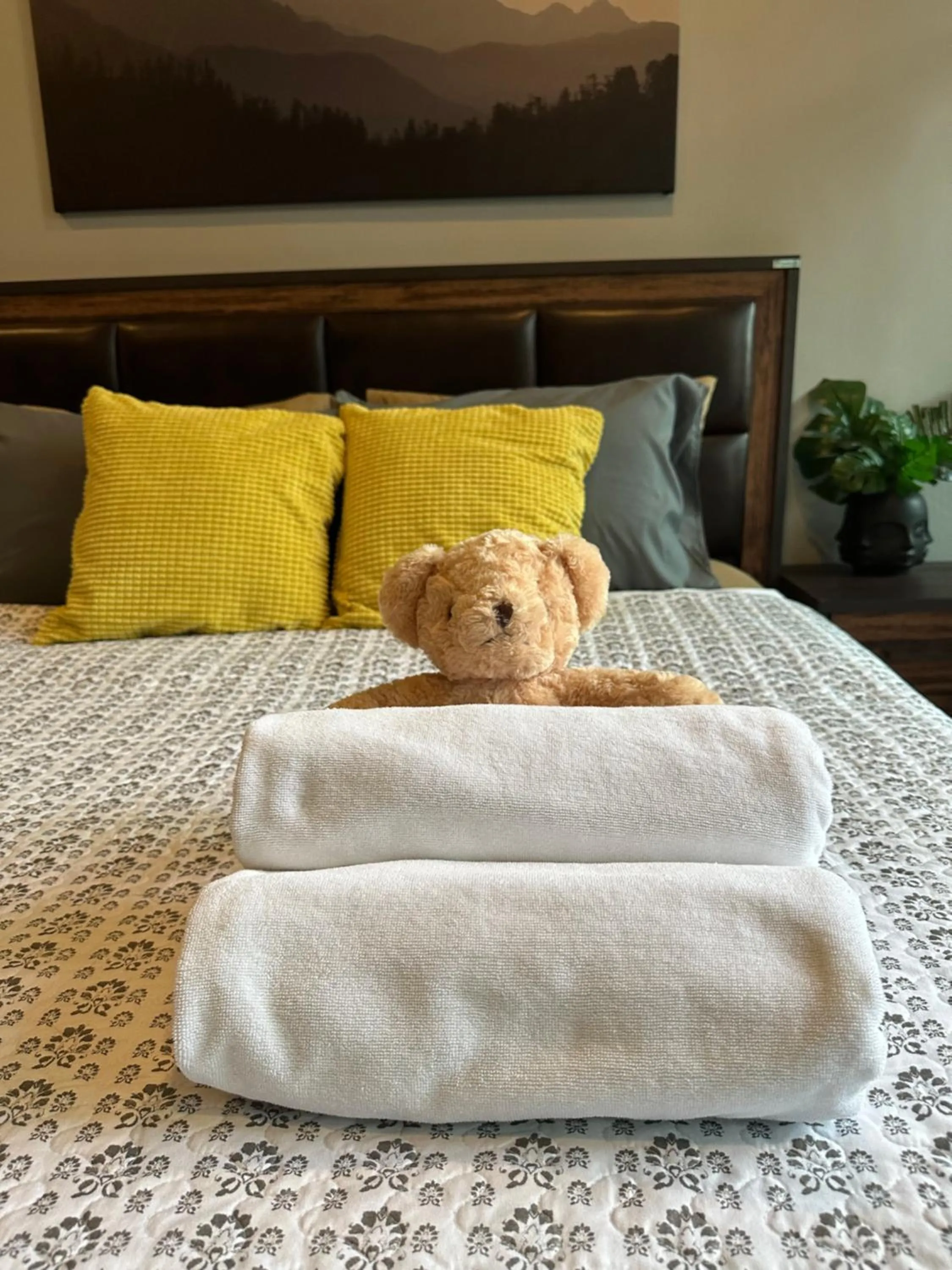 Shower, Bed in PomPom Home