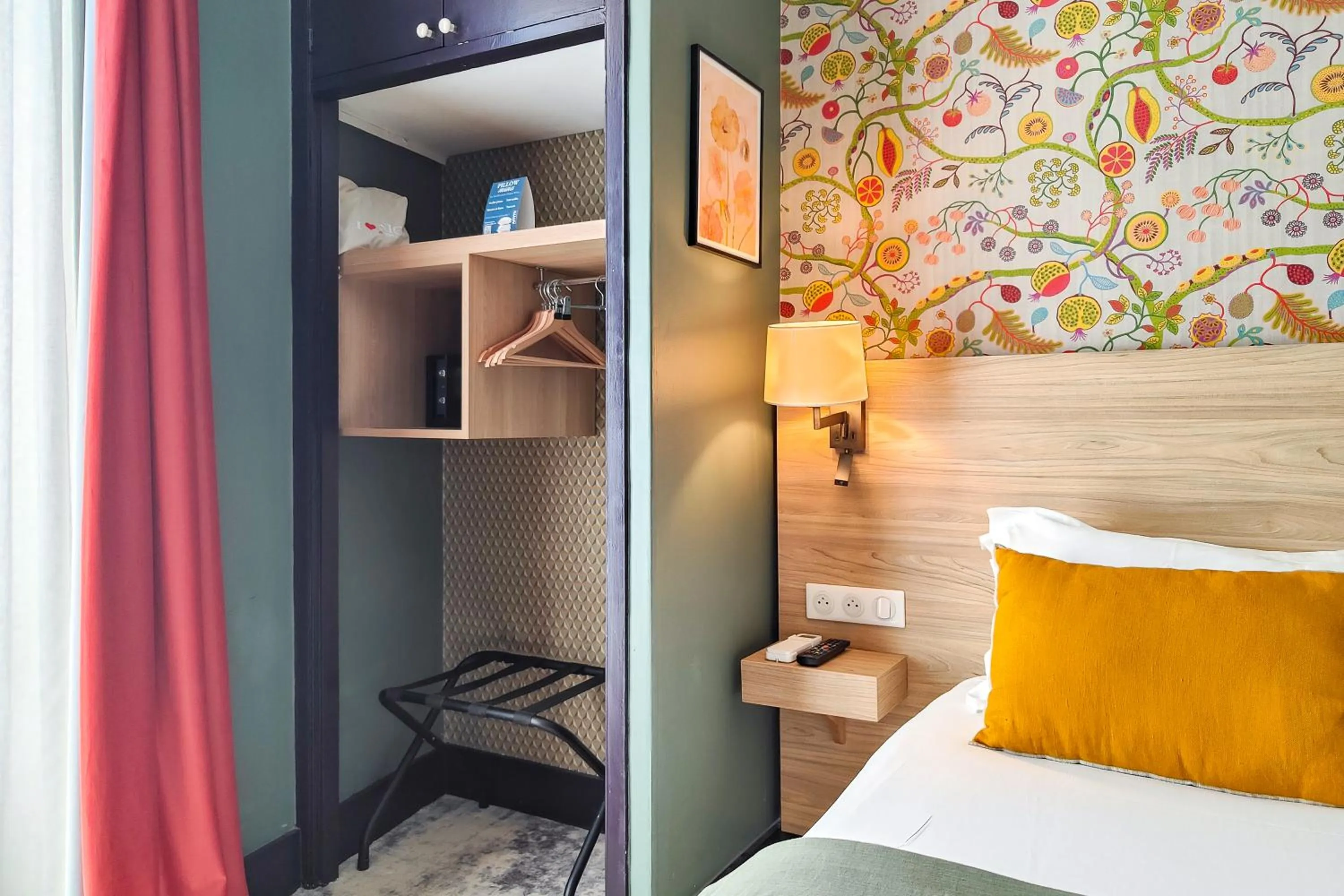 Photo of the whole room, Bed in Hôtel de France, un hôtel AMMI