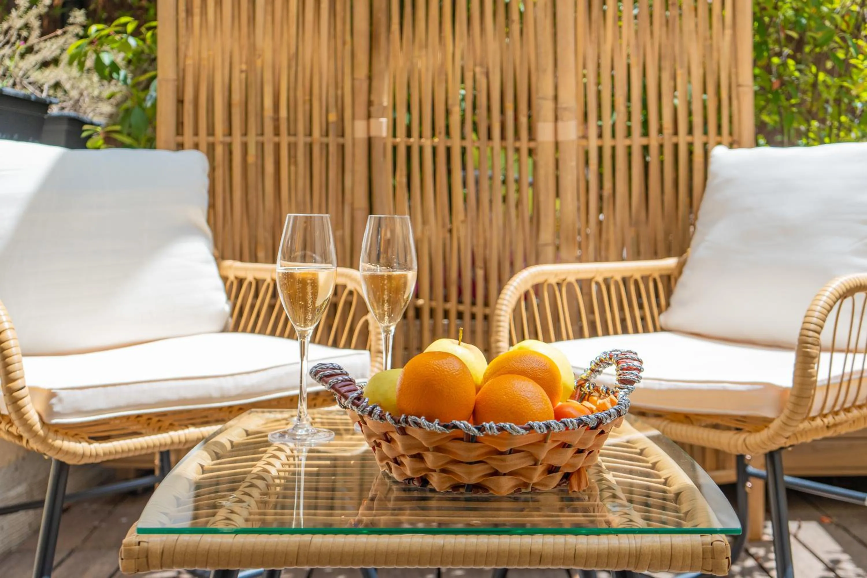 Balcony/Terrace in Hôtel de France, un hôtel AMMI