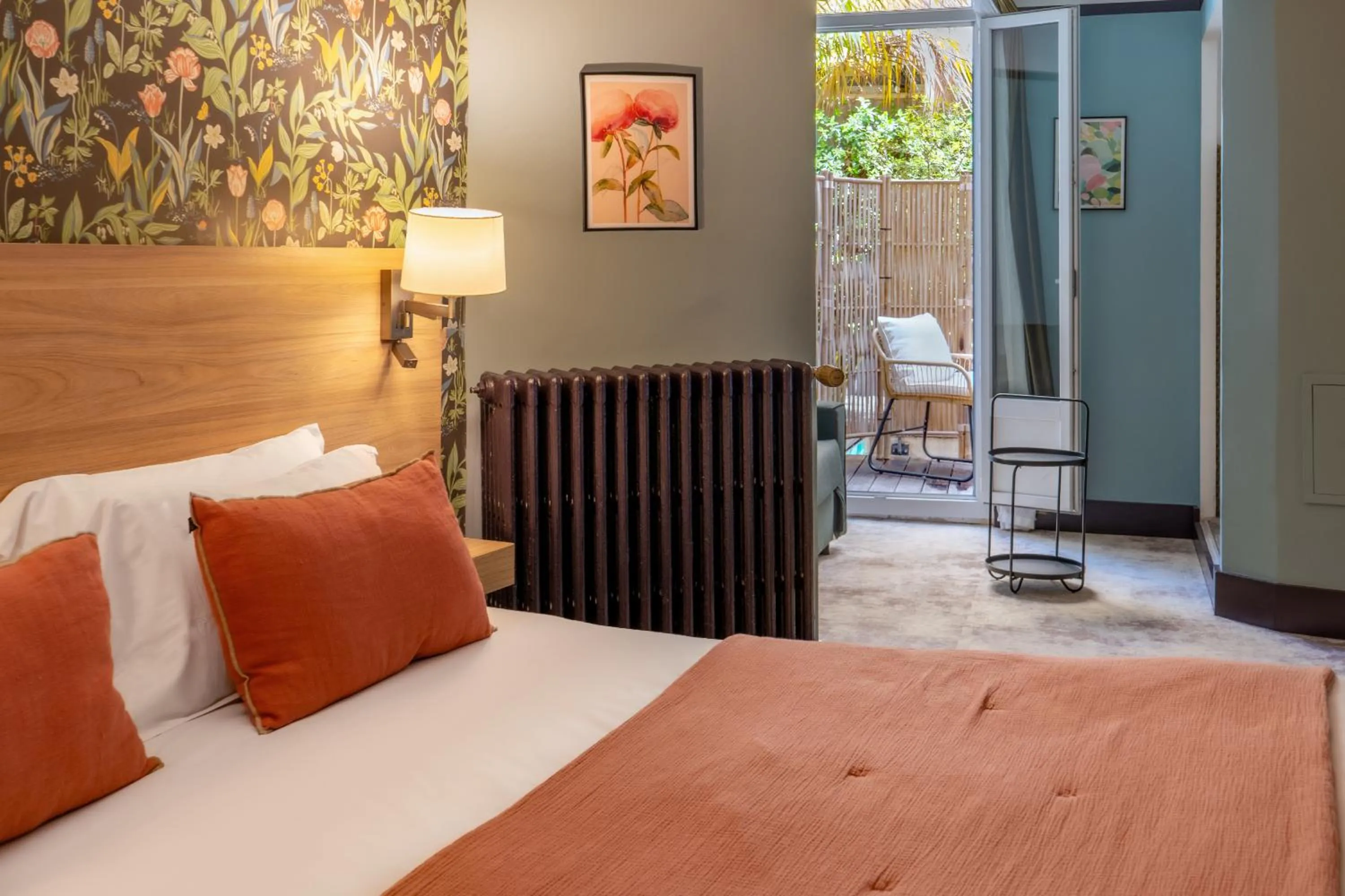 Photo of the whole room, Bed in Hôtel de France, un hôtel AMMI