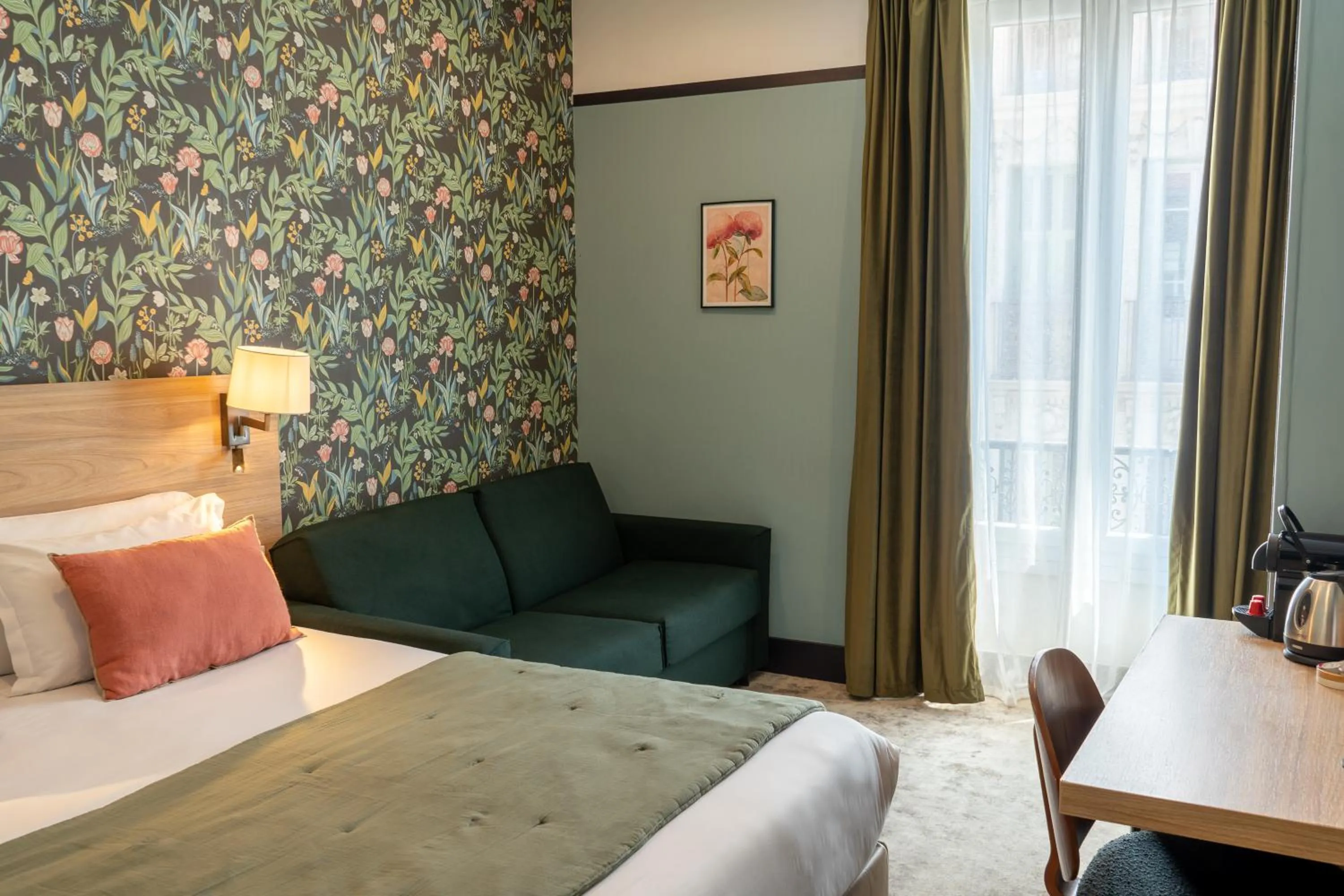 Bed in Hôtel de France, un hôtel AMMI