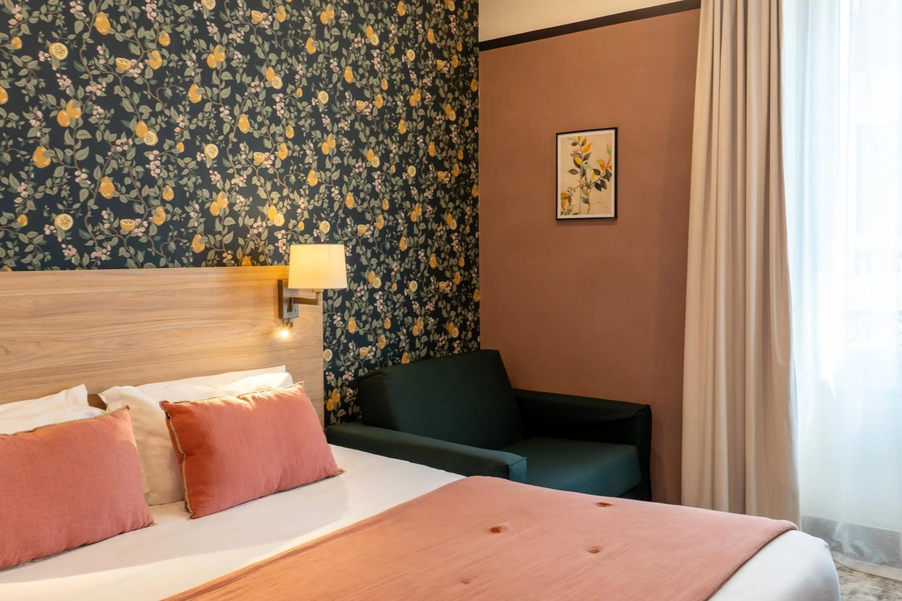 Photo of the whole room, Bed in Hôtel de France, un hôtel AMMI