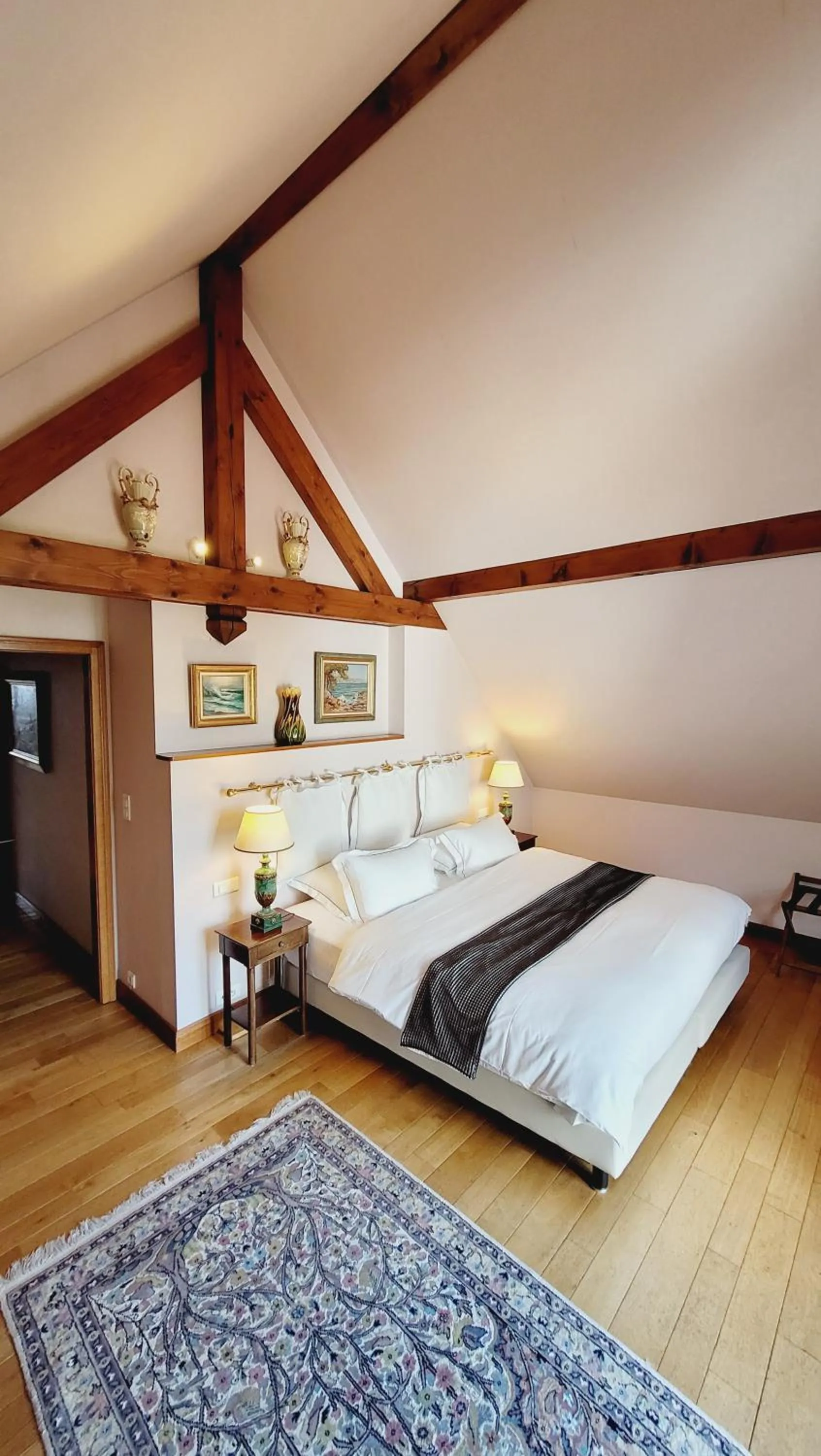 Photo of the whole room, Bed in Auberge Saint Walfrid Hôtel Restaurant & Spa