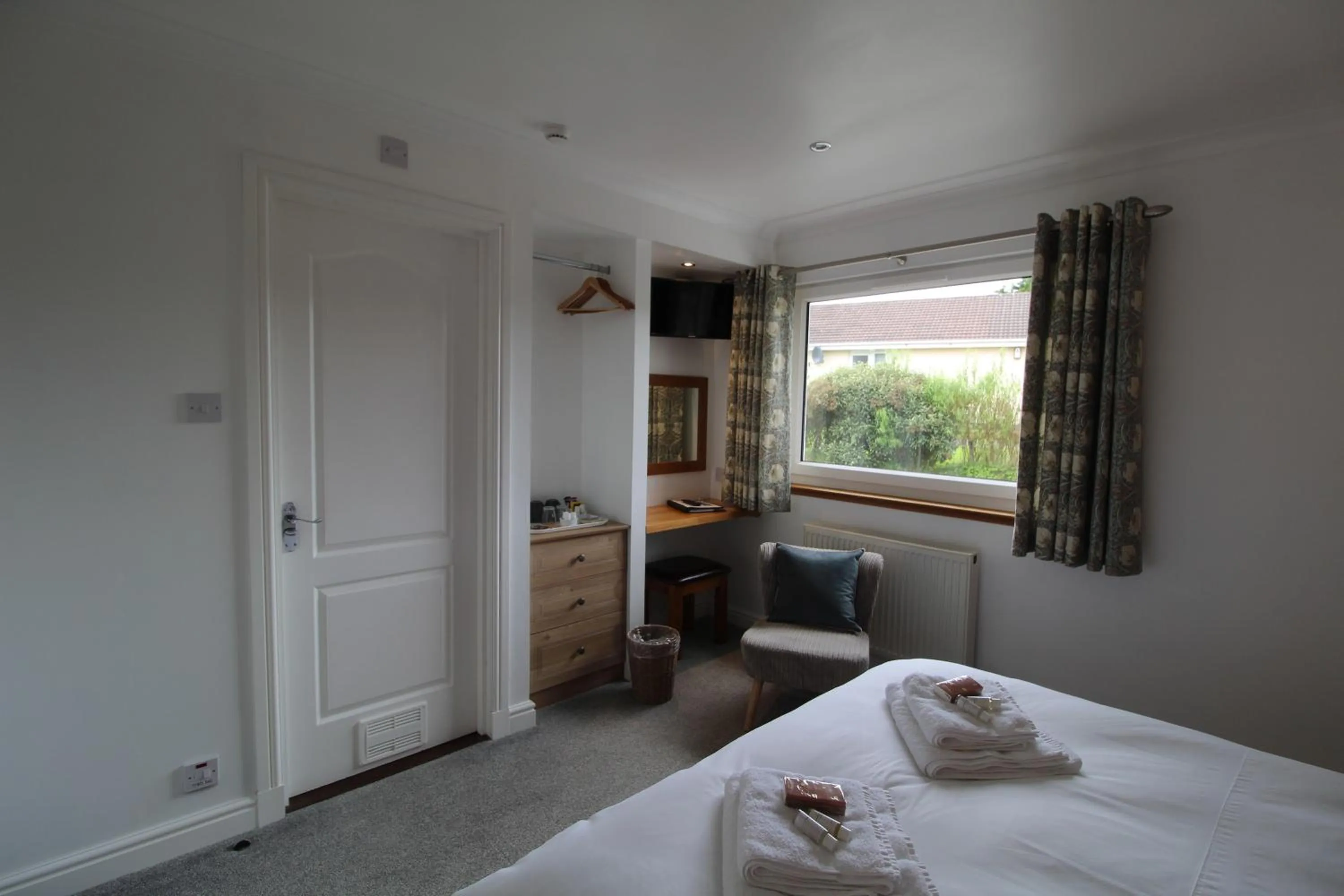 Photo of the whole room in Dalriada