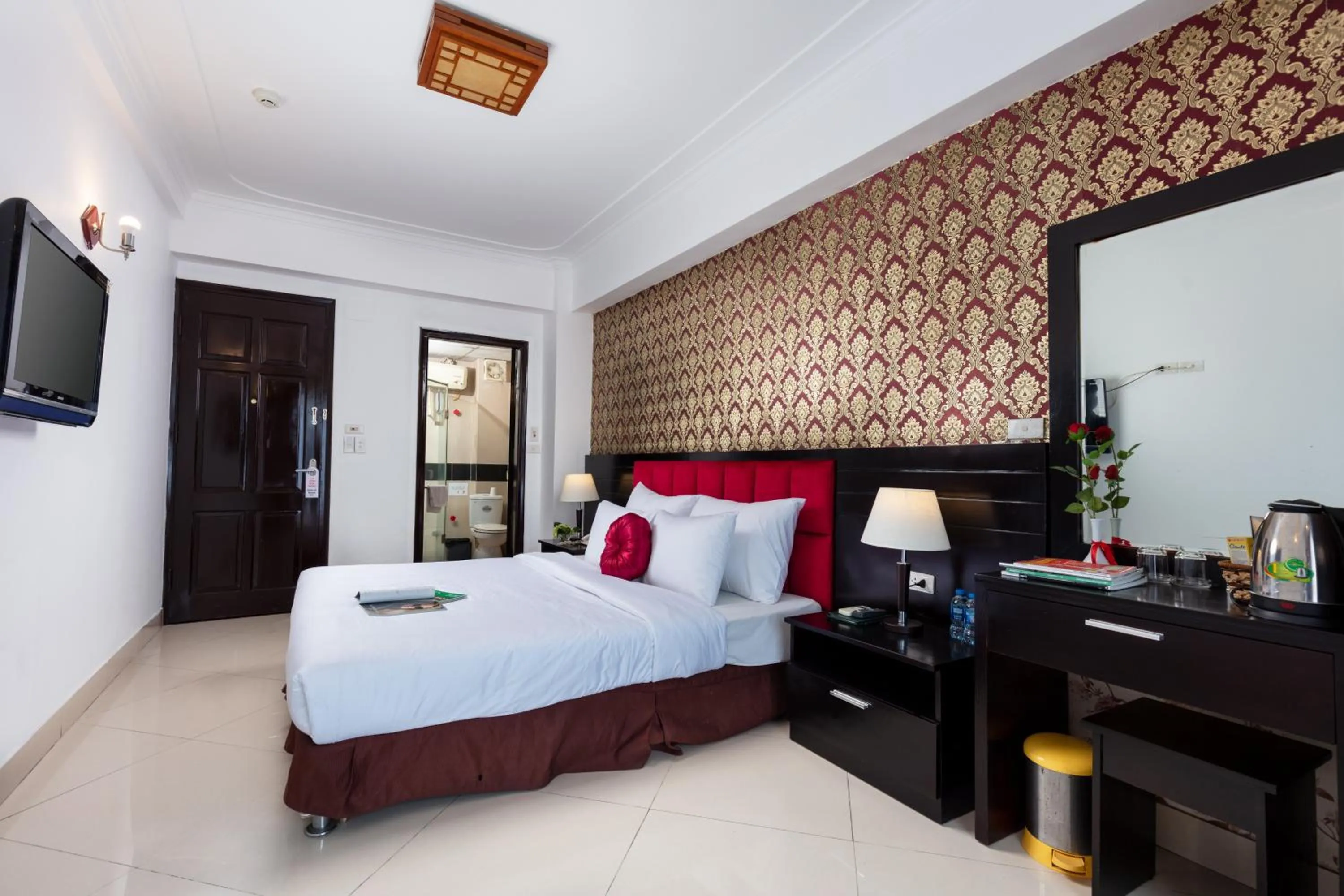 Photo of the whole room, Bed in Hanoi Amore Hotel & Travel