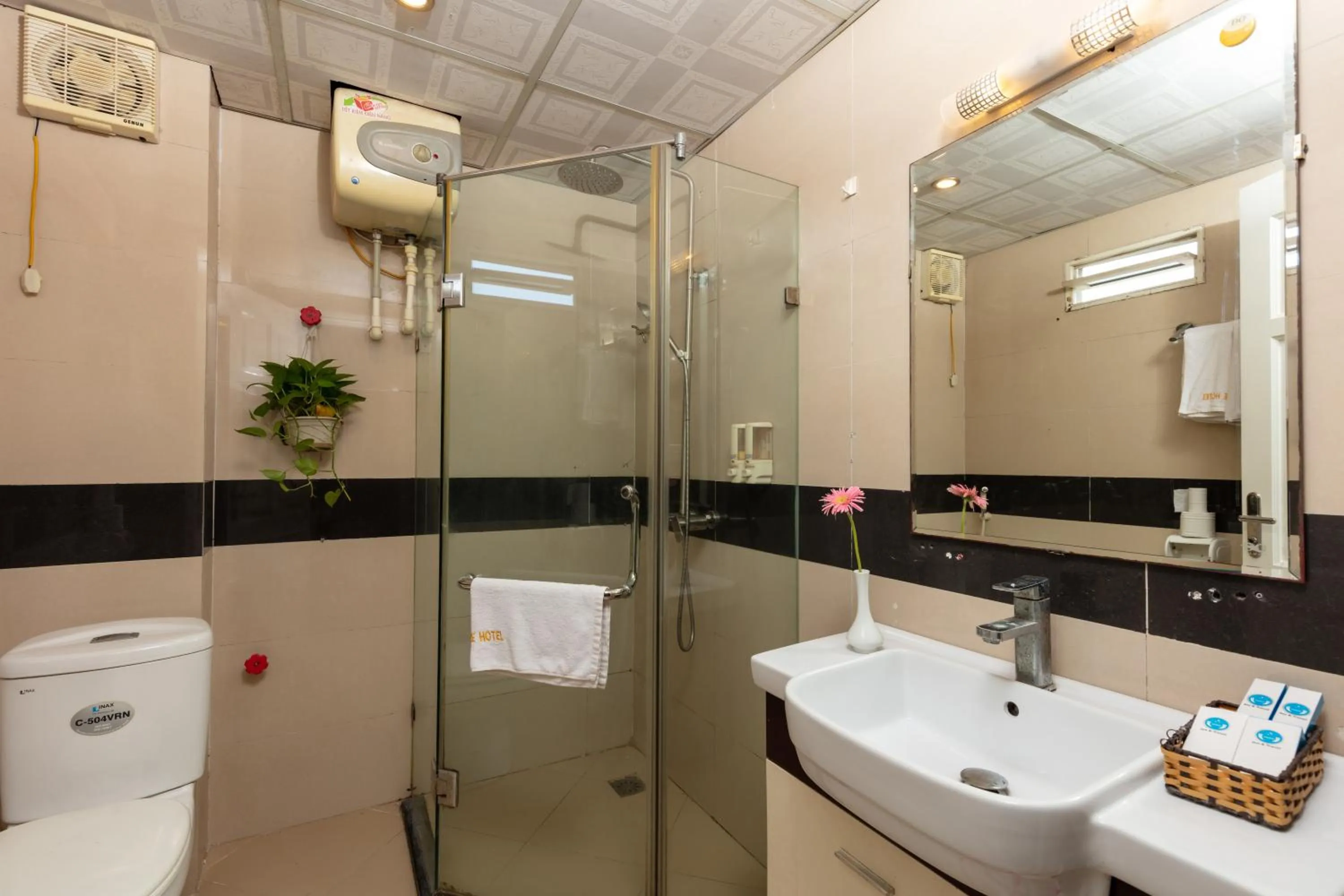 Bathroom in Hanoi Amore Hotel & Travel