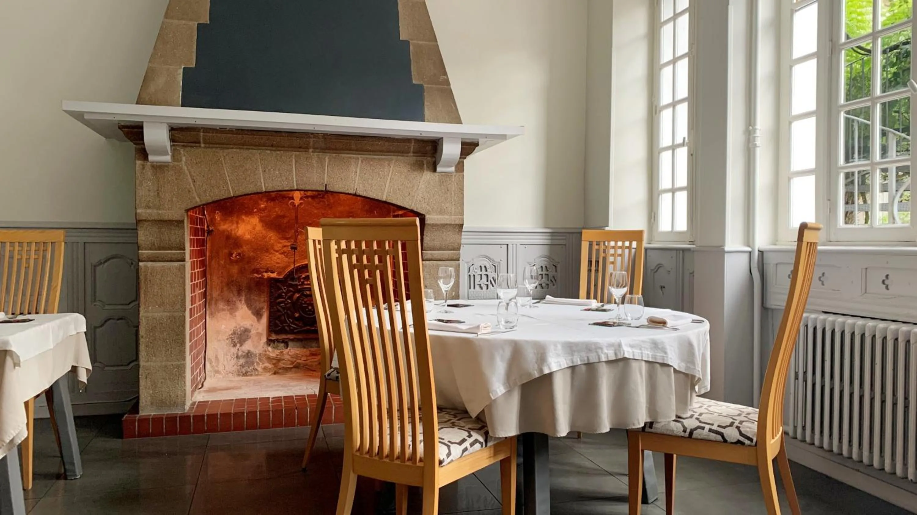 Restaurant/places to eat in Hôtel De France - Restaurant L'insolite