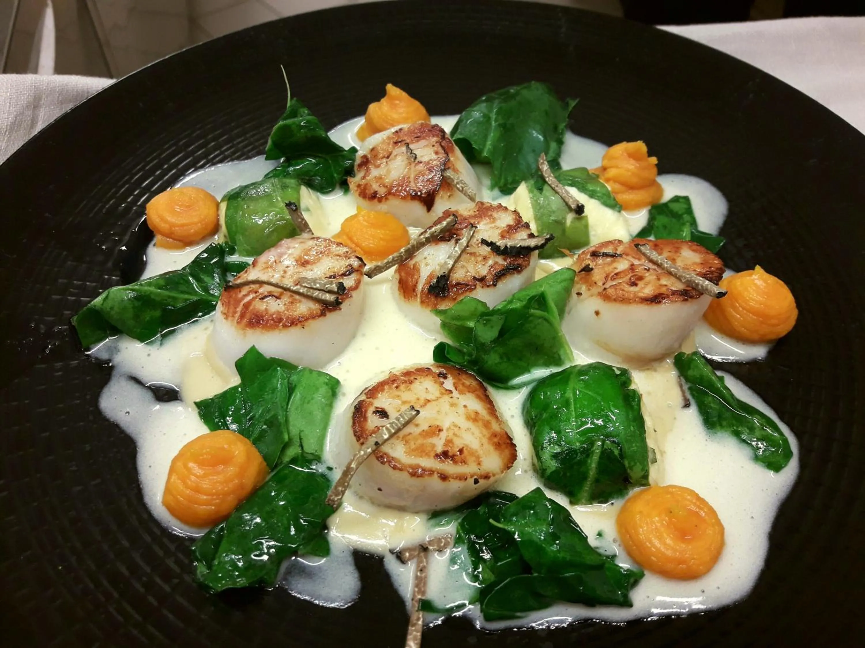 Food and drinks in Hôtel De France - Restaurant L'insolite