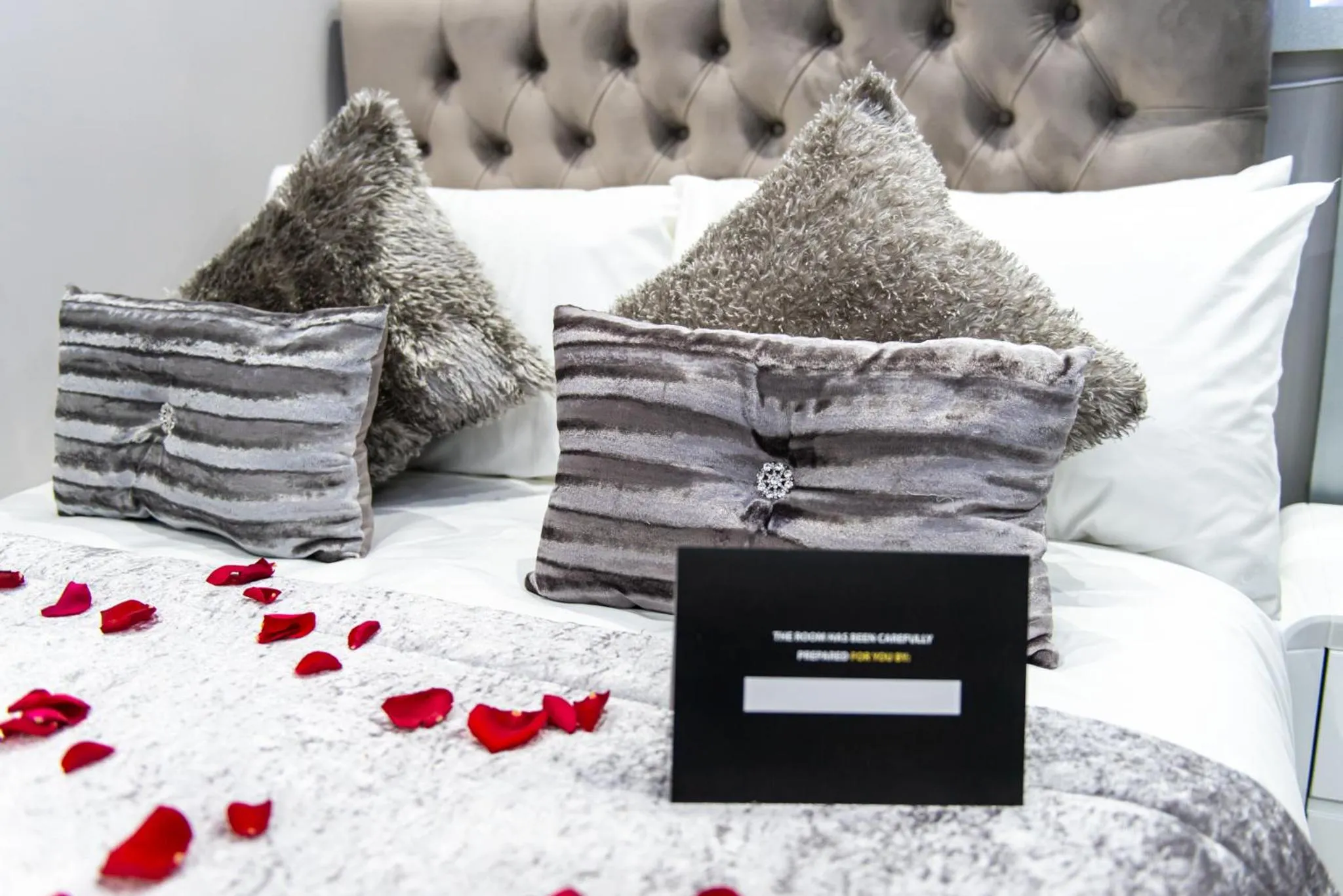 Living room, Bed in Aphrodite Suites