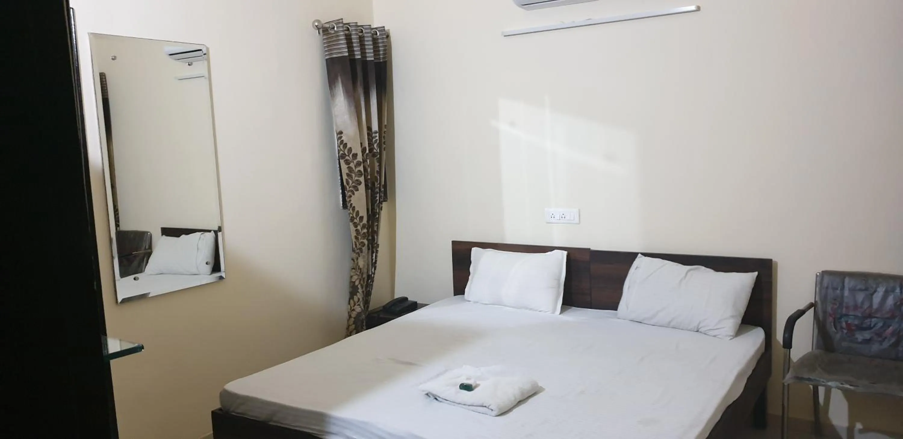 Double Room in Aanantham by Maliks