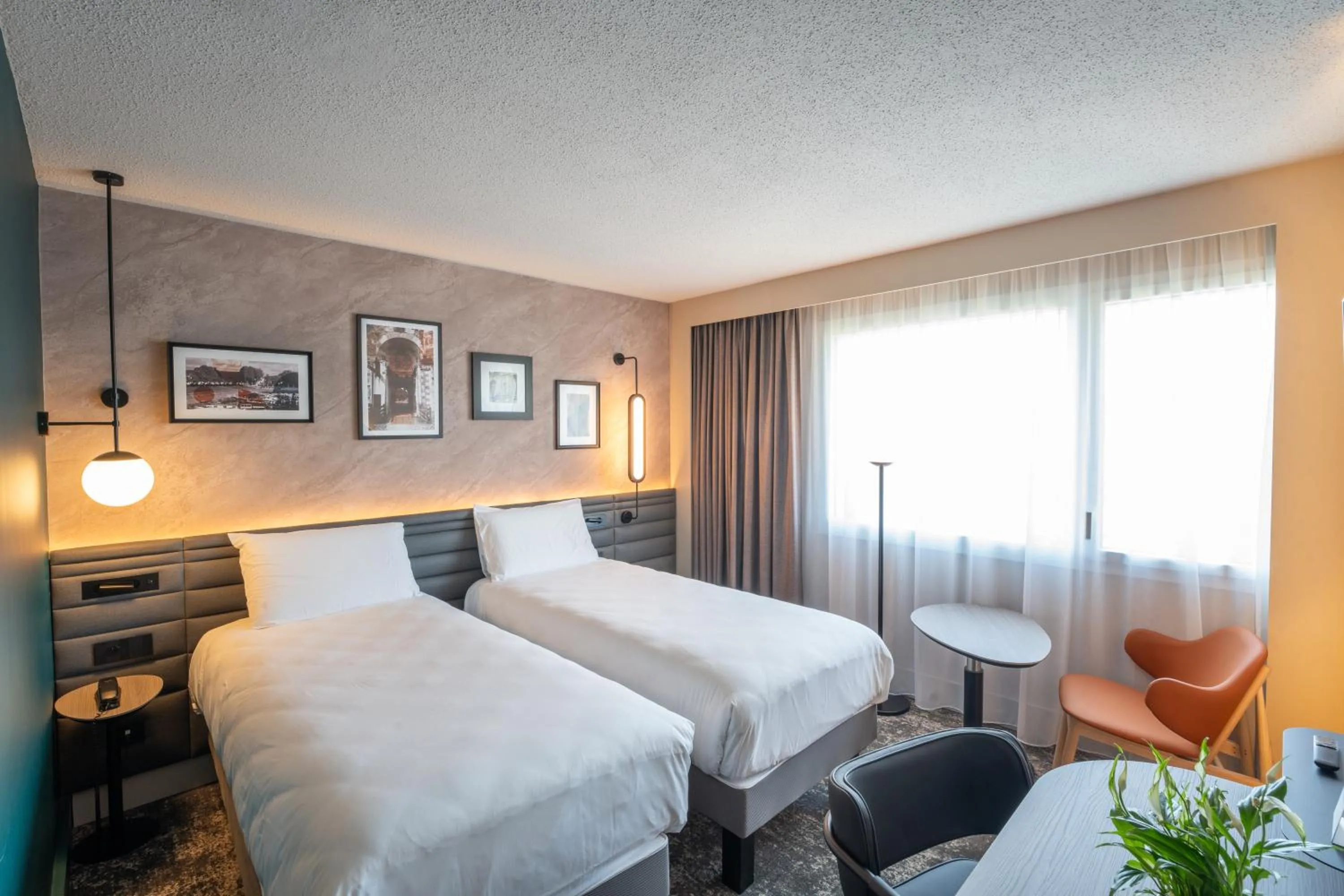 Bed in Hotel Mercure Angers Lac De Maine