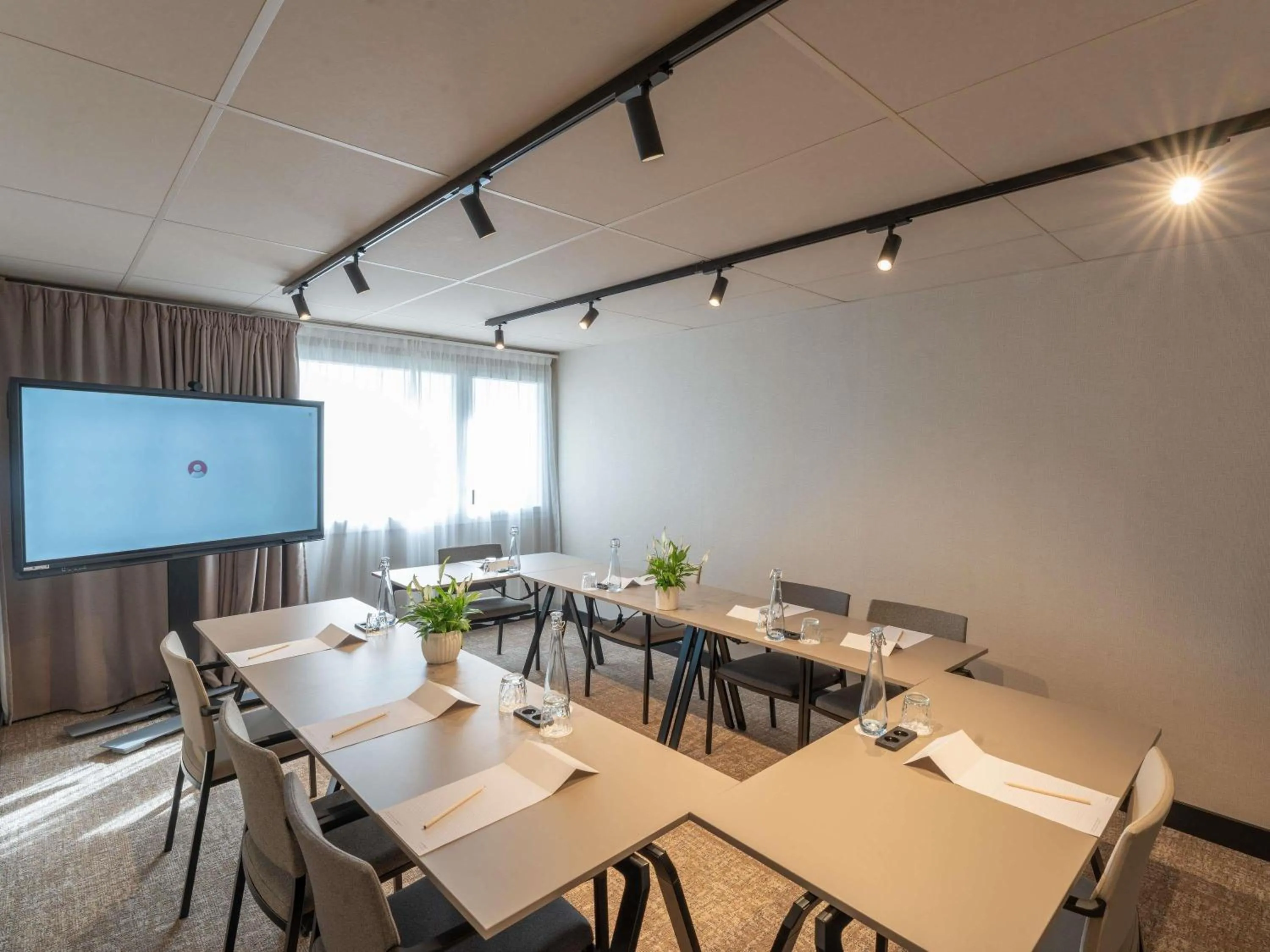 Meeting/conference room in Novotel Angers Lac de Maine