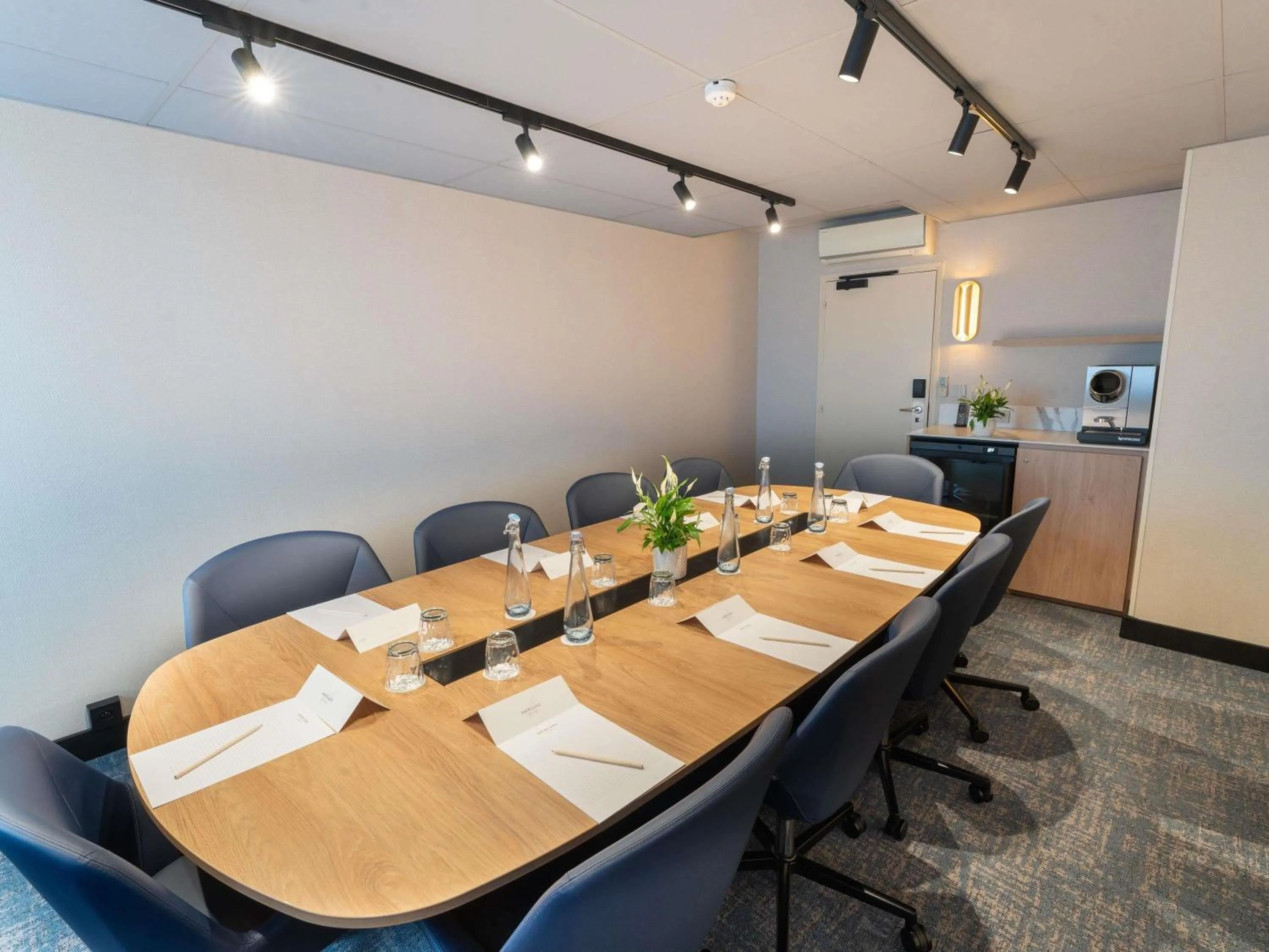 Meeting/conference room in Novotel Angers Lac de Maine