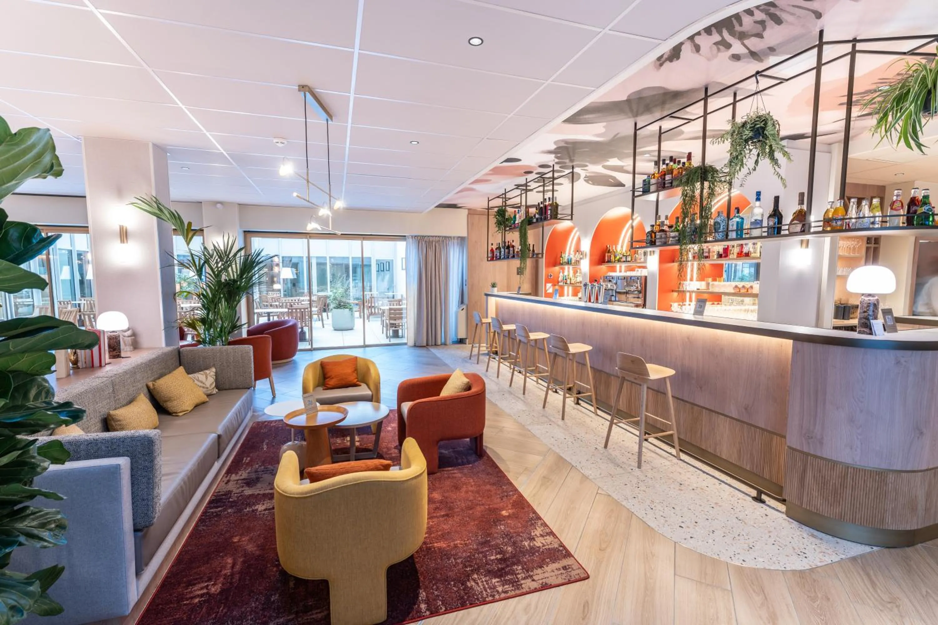 Lounge or bar in Hotel Mercure Angers Lac De Maine