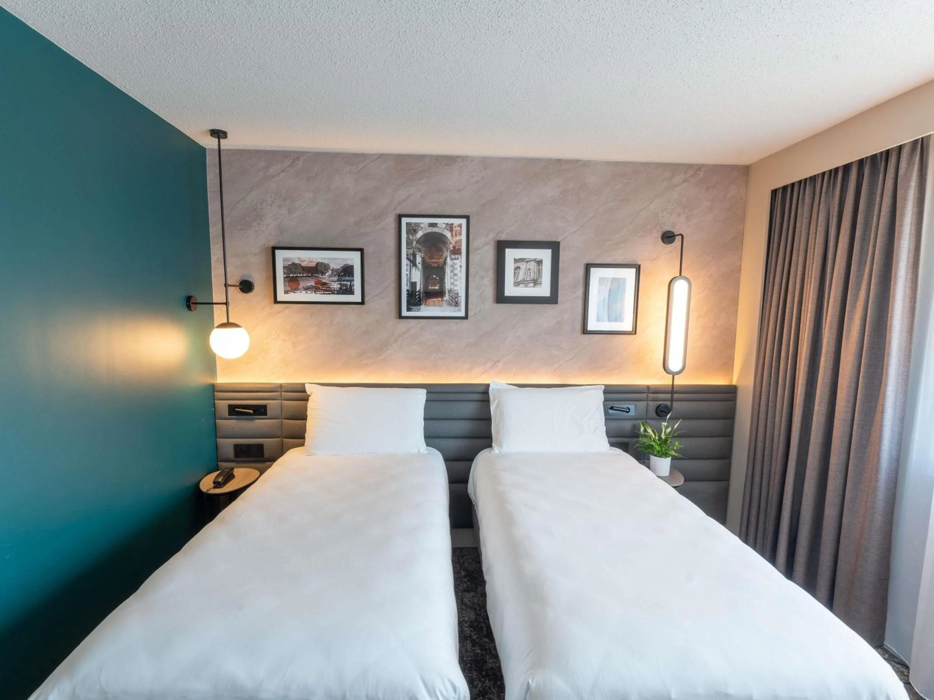 Bedroom, Bed in Novotel Angers Lac de Maine