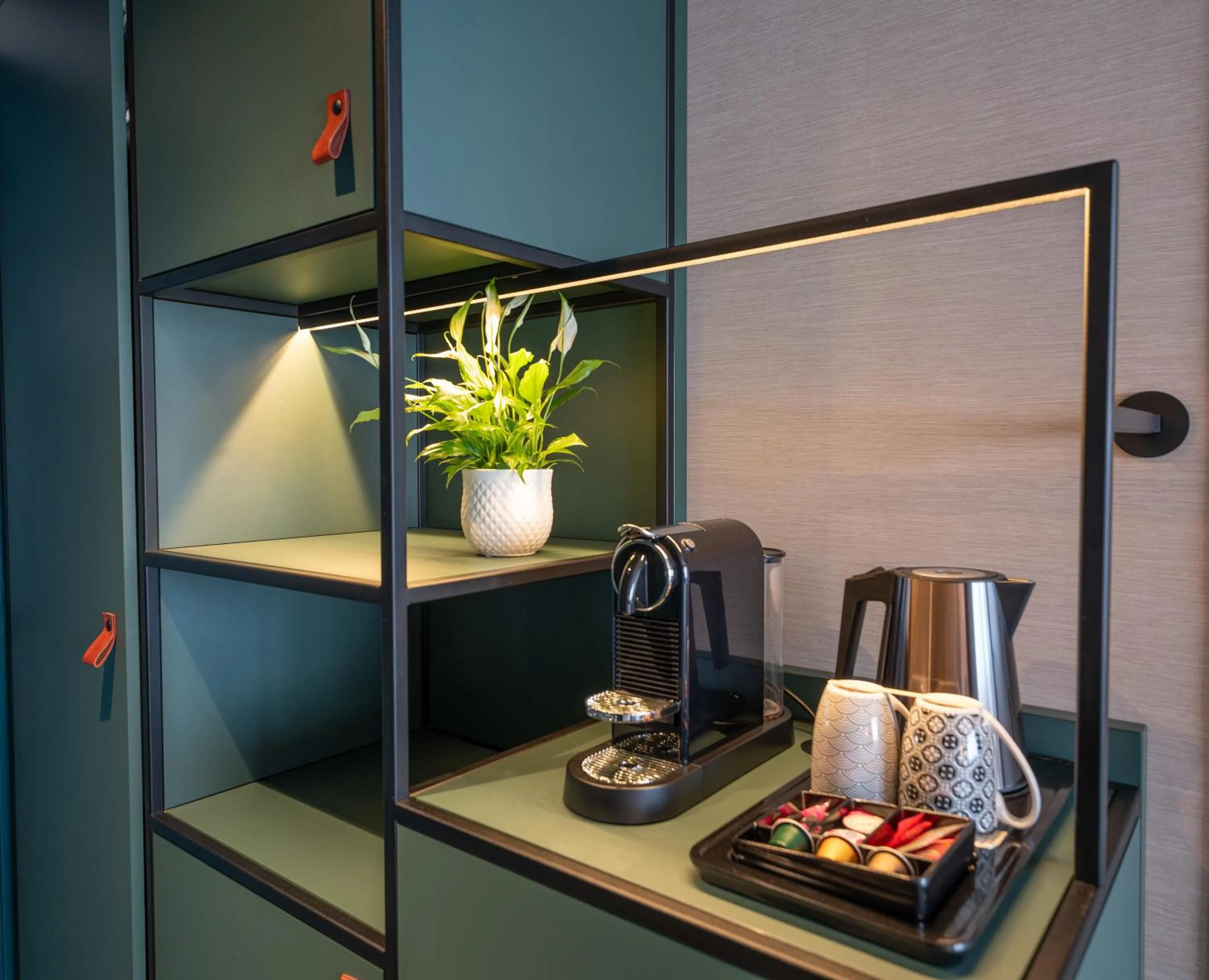 Coffee/tea facilities in Hotel Mercure Angers Lac De Maine