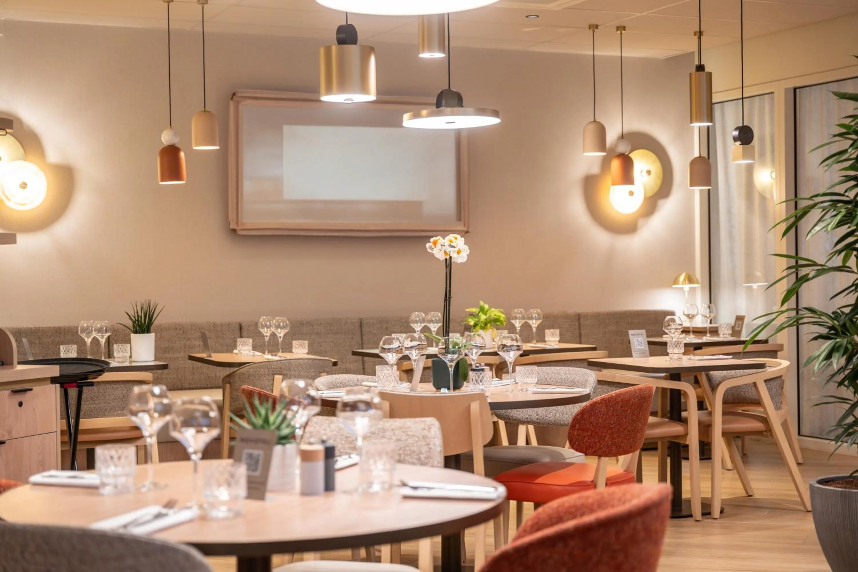 Restaurant/places to eat in Hotel Mercure Angers Lac De Maine