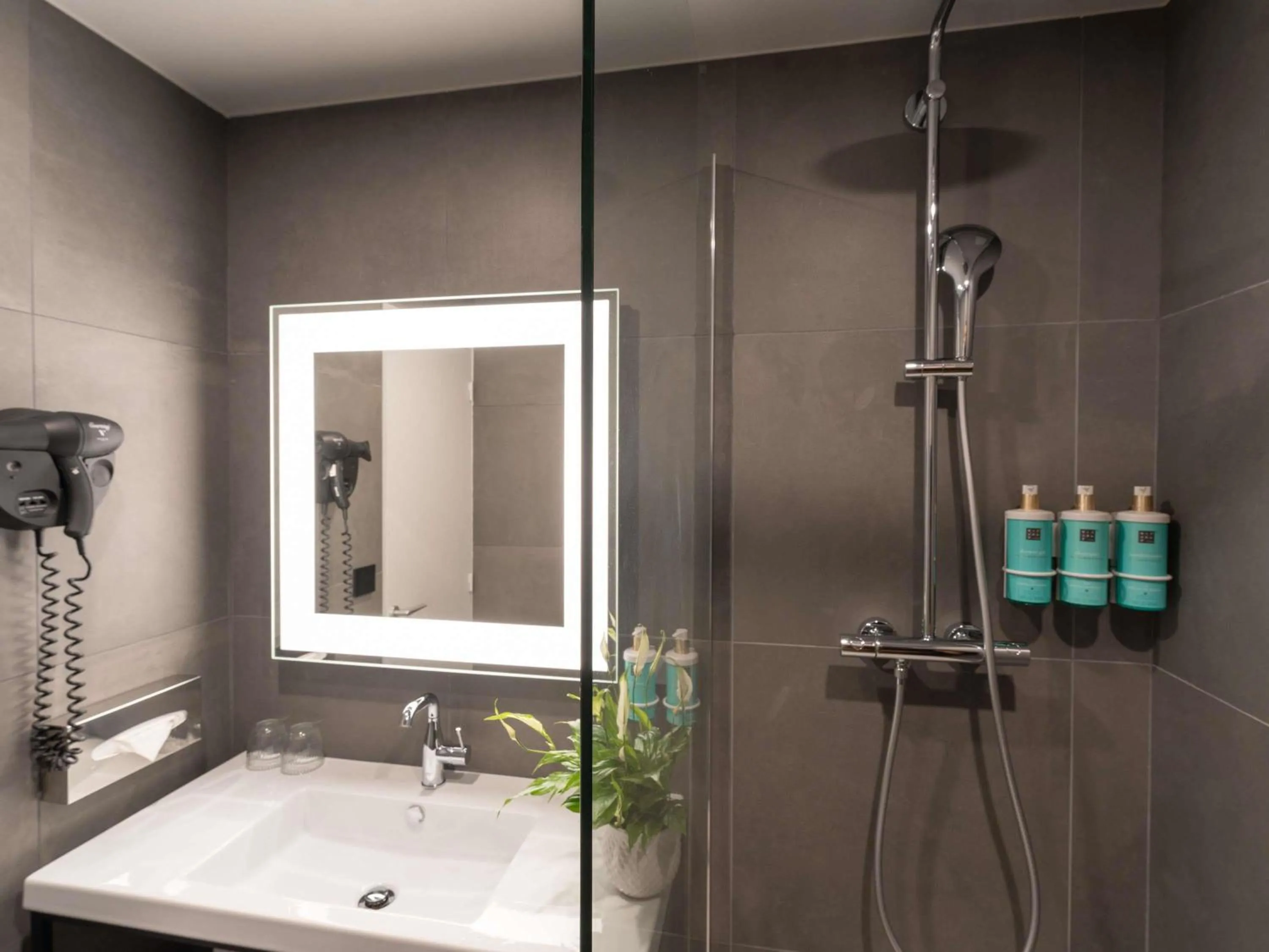 Bedroom in Novotel Angers Lac de Maine