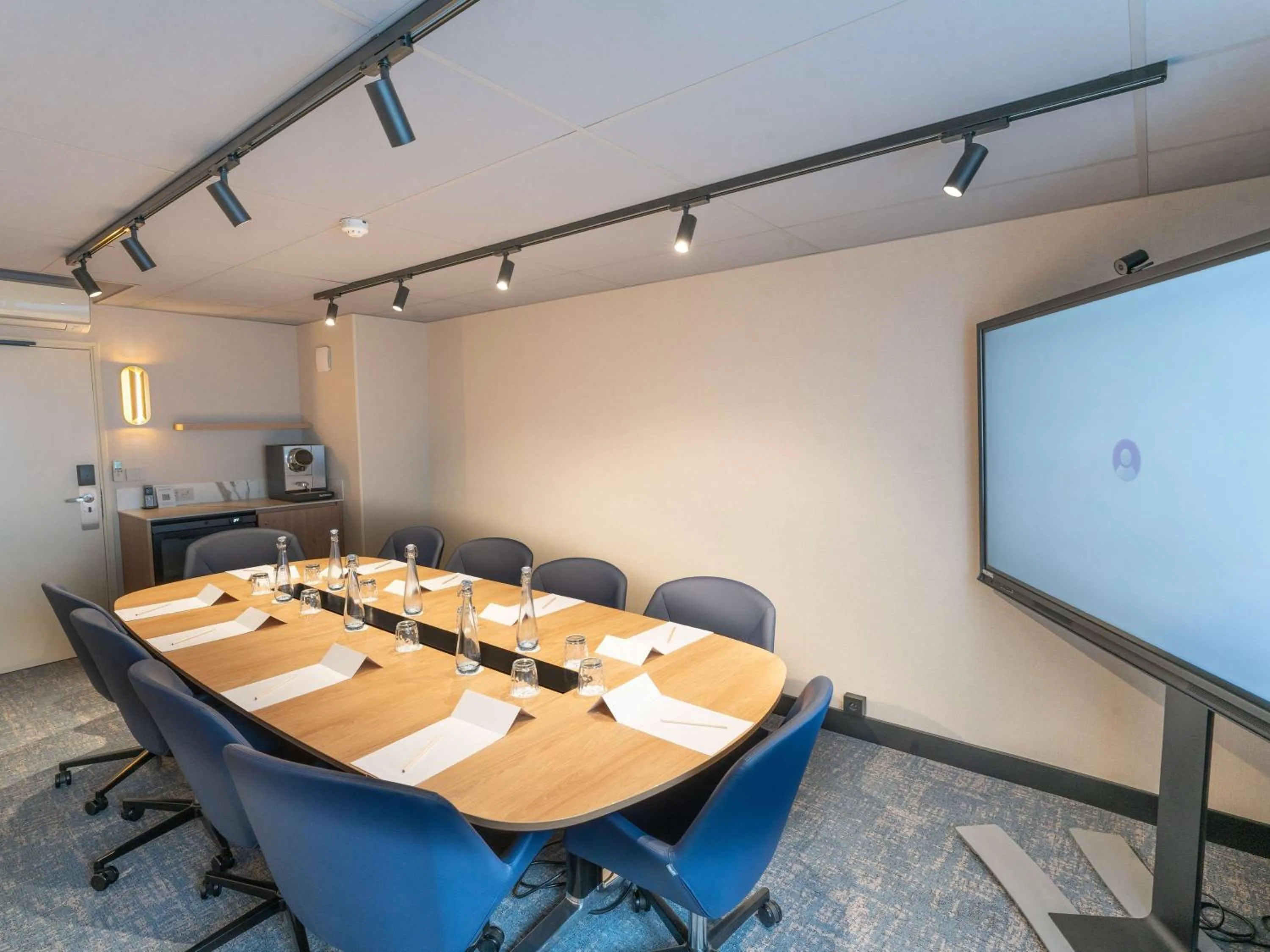 Meeting/conference room in Hotel Mercure Angers Lac De Maine