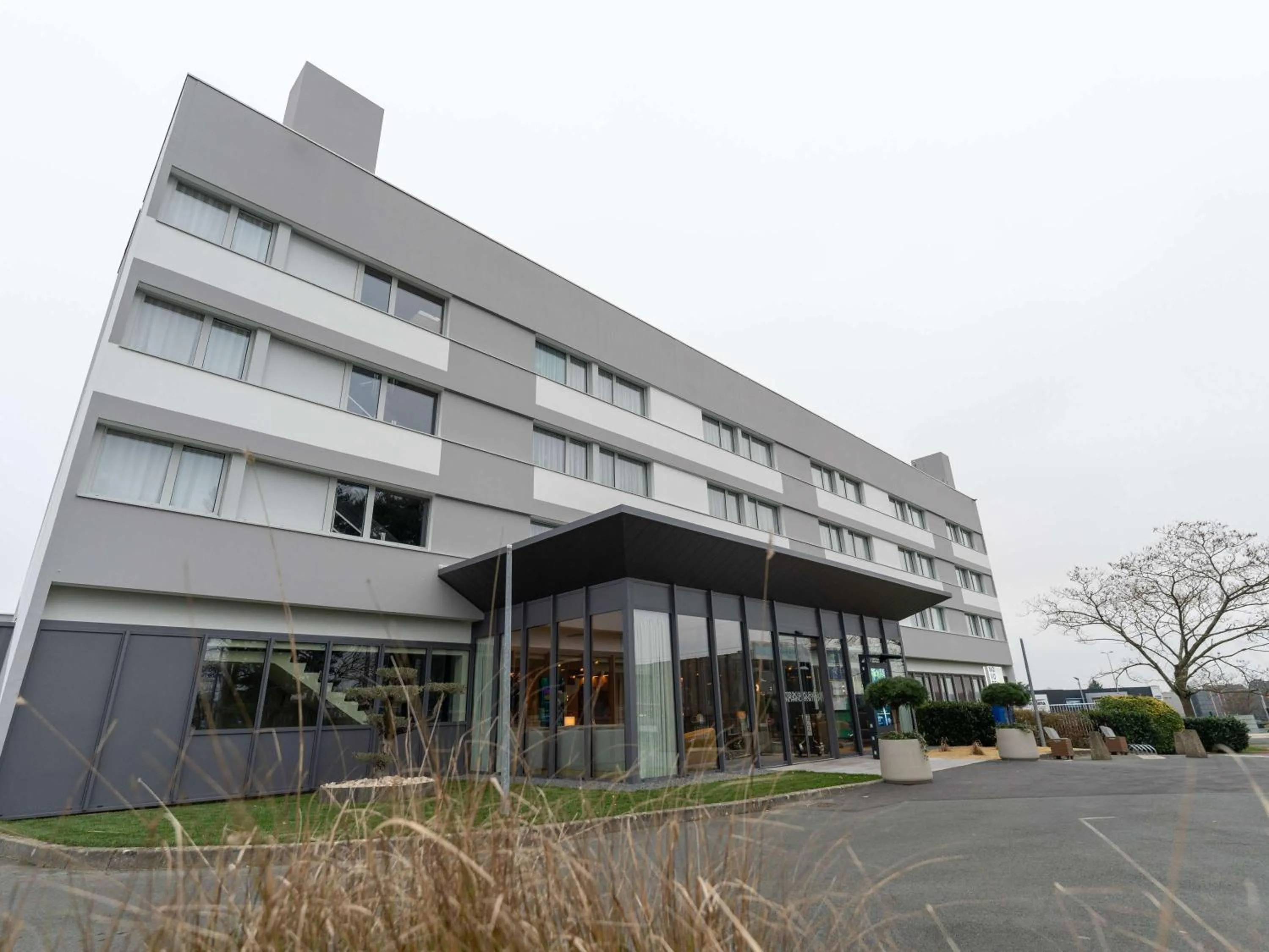 Property building in Hotel Mercure Angers Lac De Maine