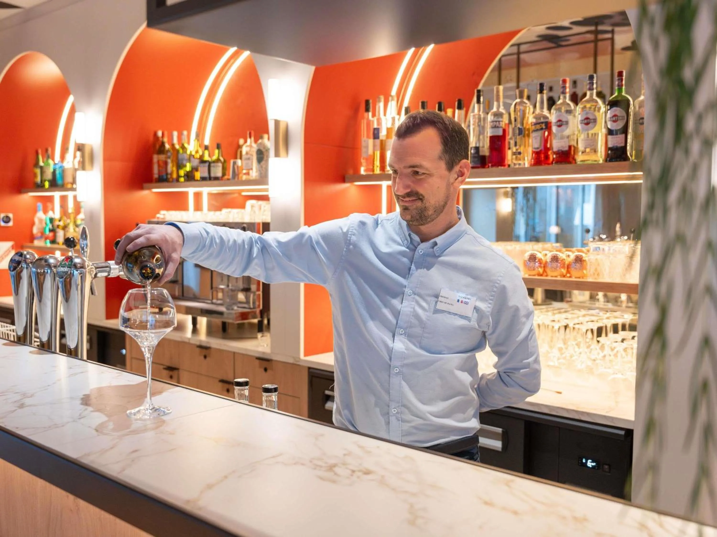 Lounge or bar in Hotel Mercure Angers Lac De Maine