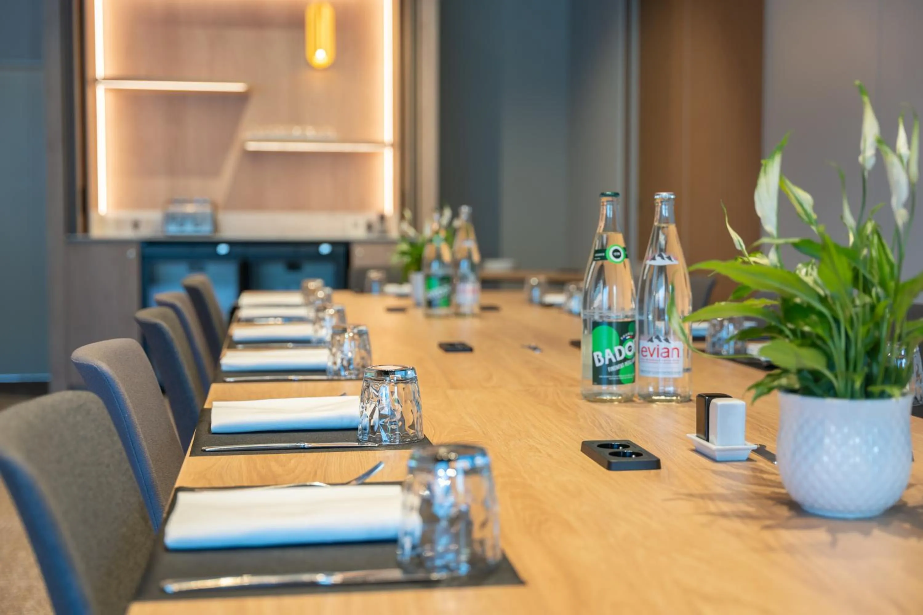 Meeting/conference room in Hotel Mercure Angers Lac De Maine