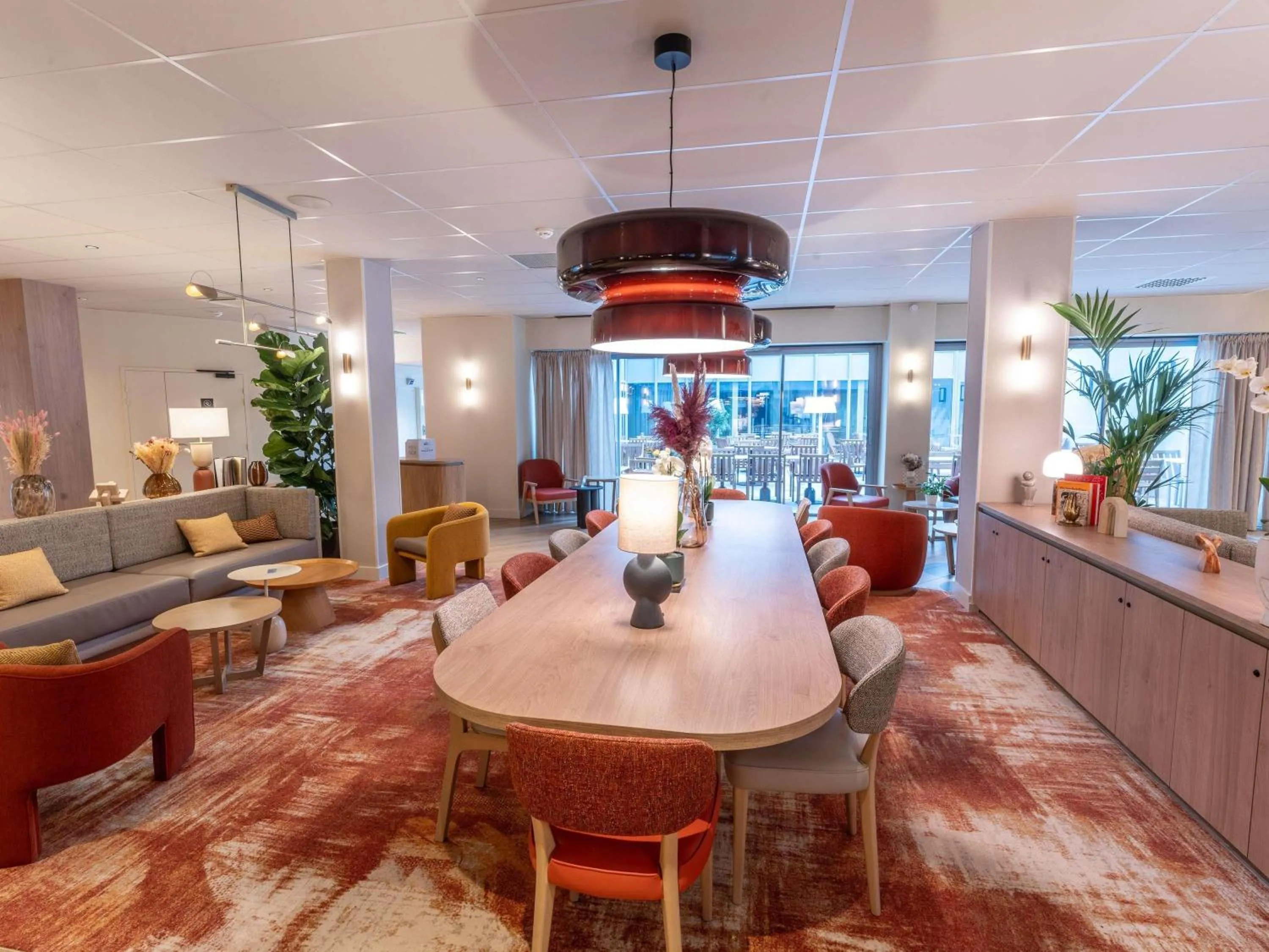 Lounge or bar in Hotel Mercure Angers Lac De Maine