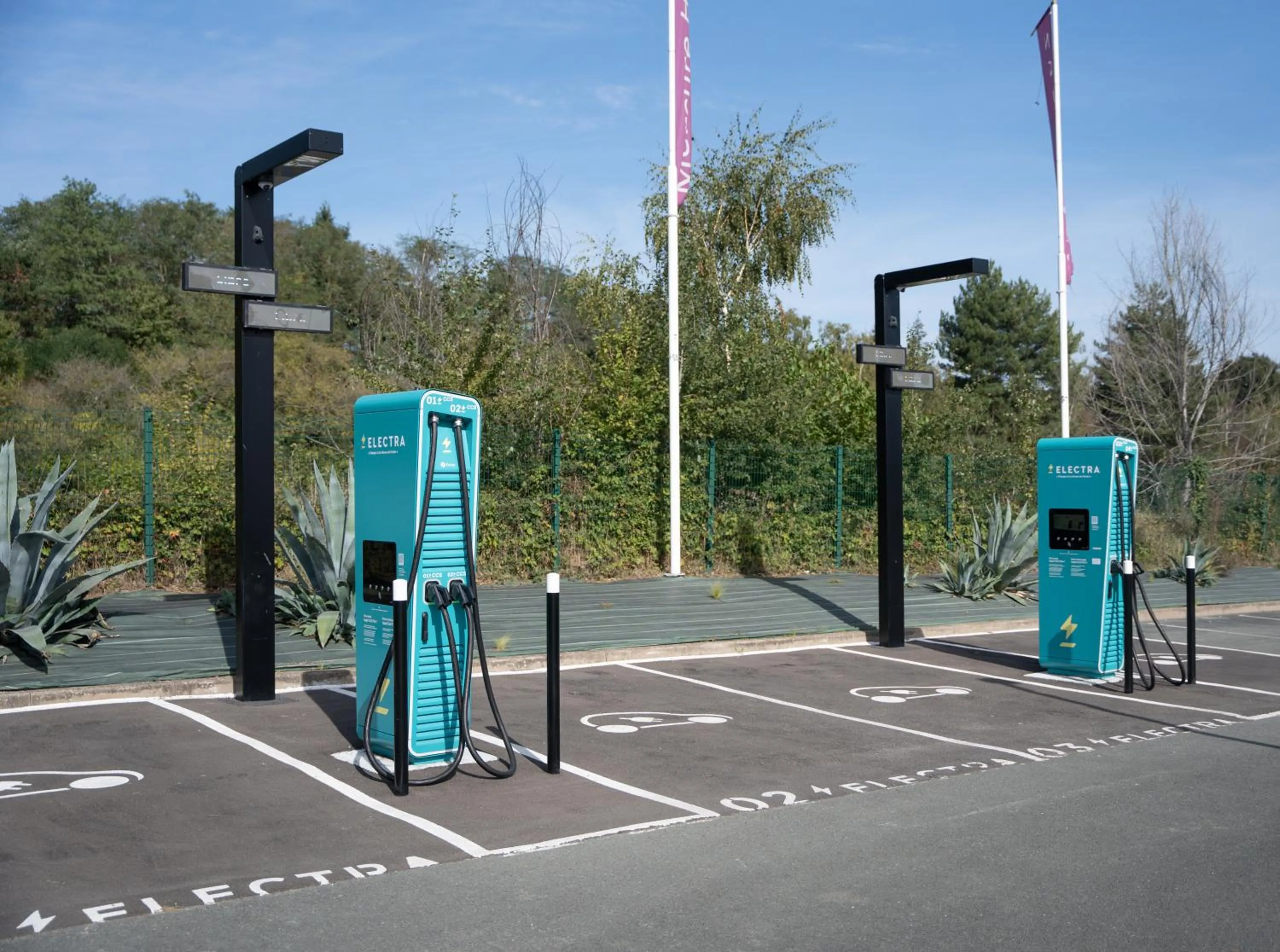 Parking in Hotel Mercure Angers Lac De Maine