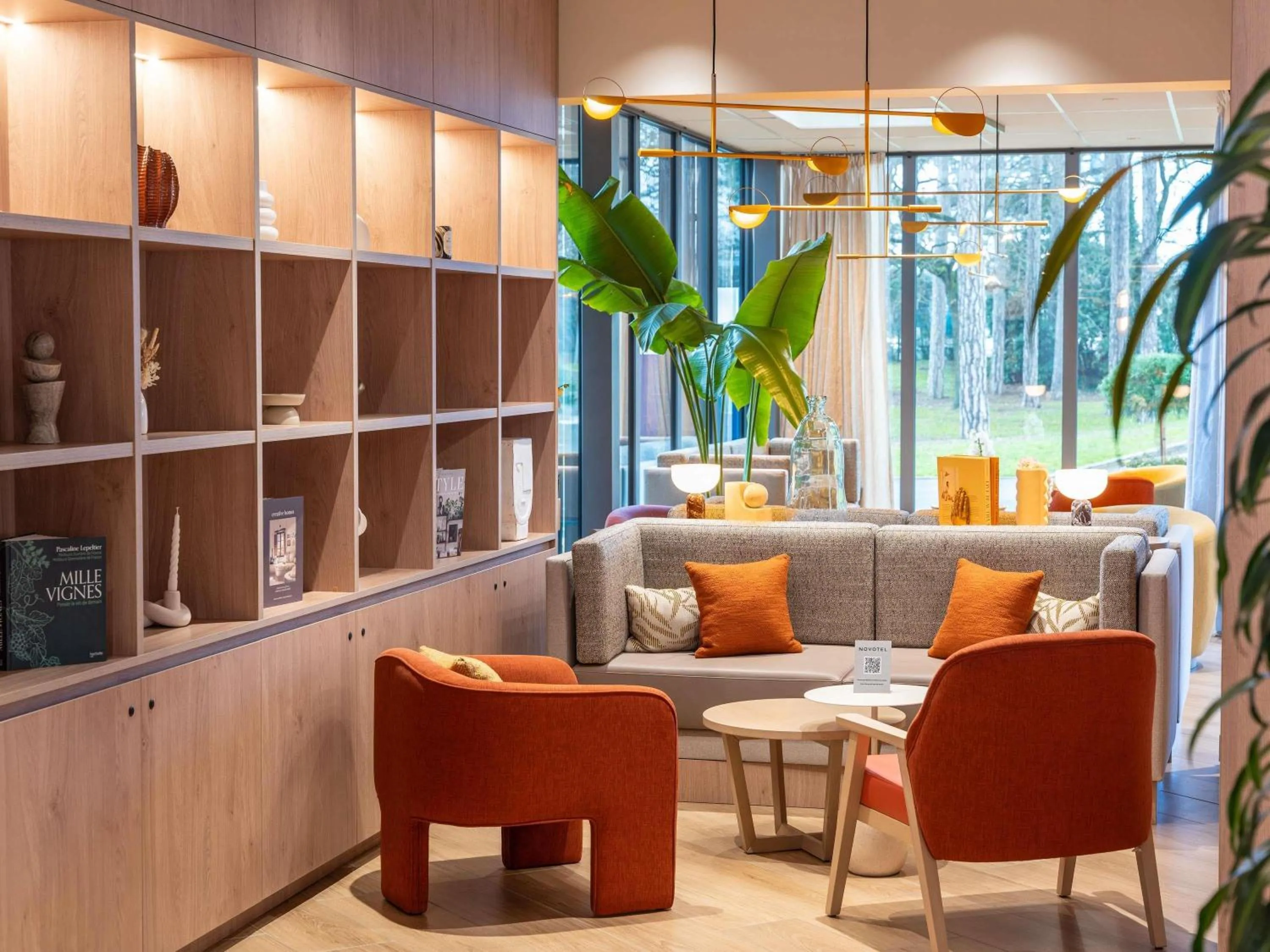 Lounge or bar in Hotel Mercure Angers Lac De Maine