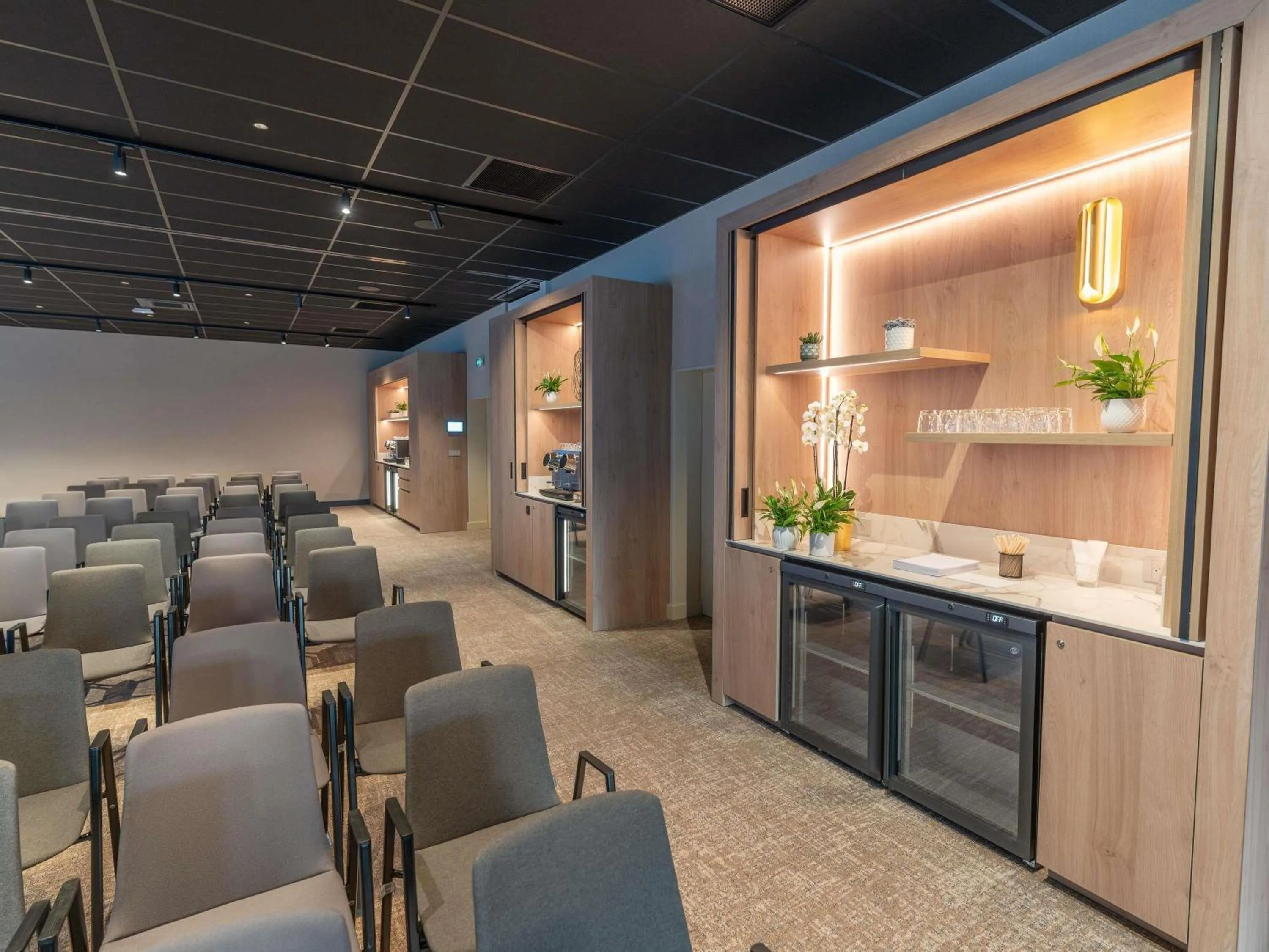 Meeting/conference room in Novotel Angers Lac de Maine