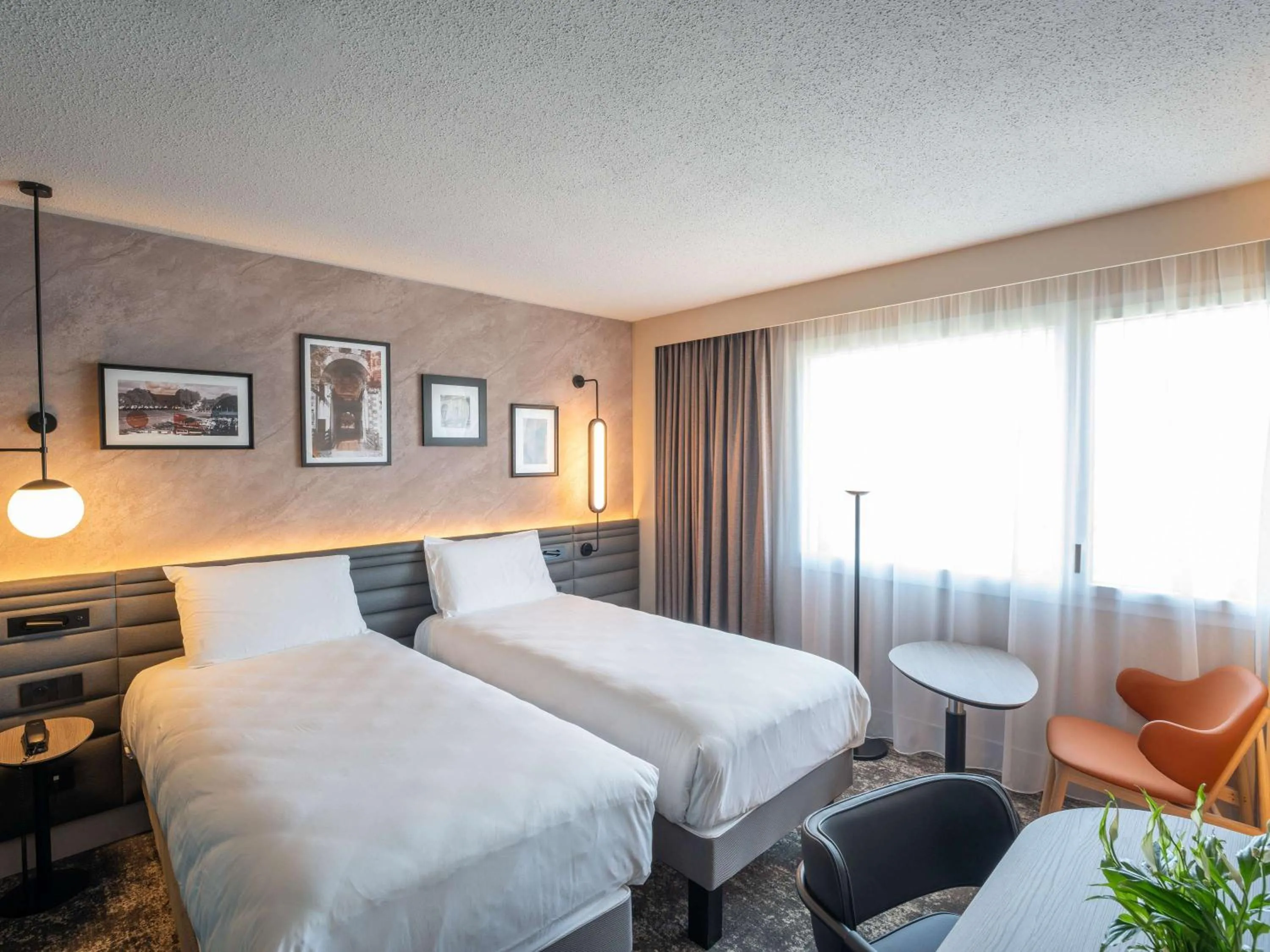 Bedroom, Bed in Hotel Mercure Angers Lac De Maine