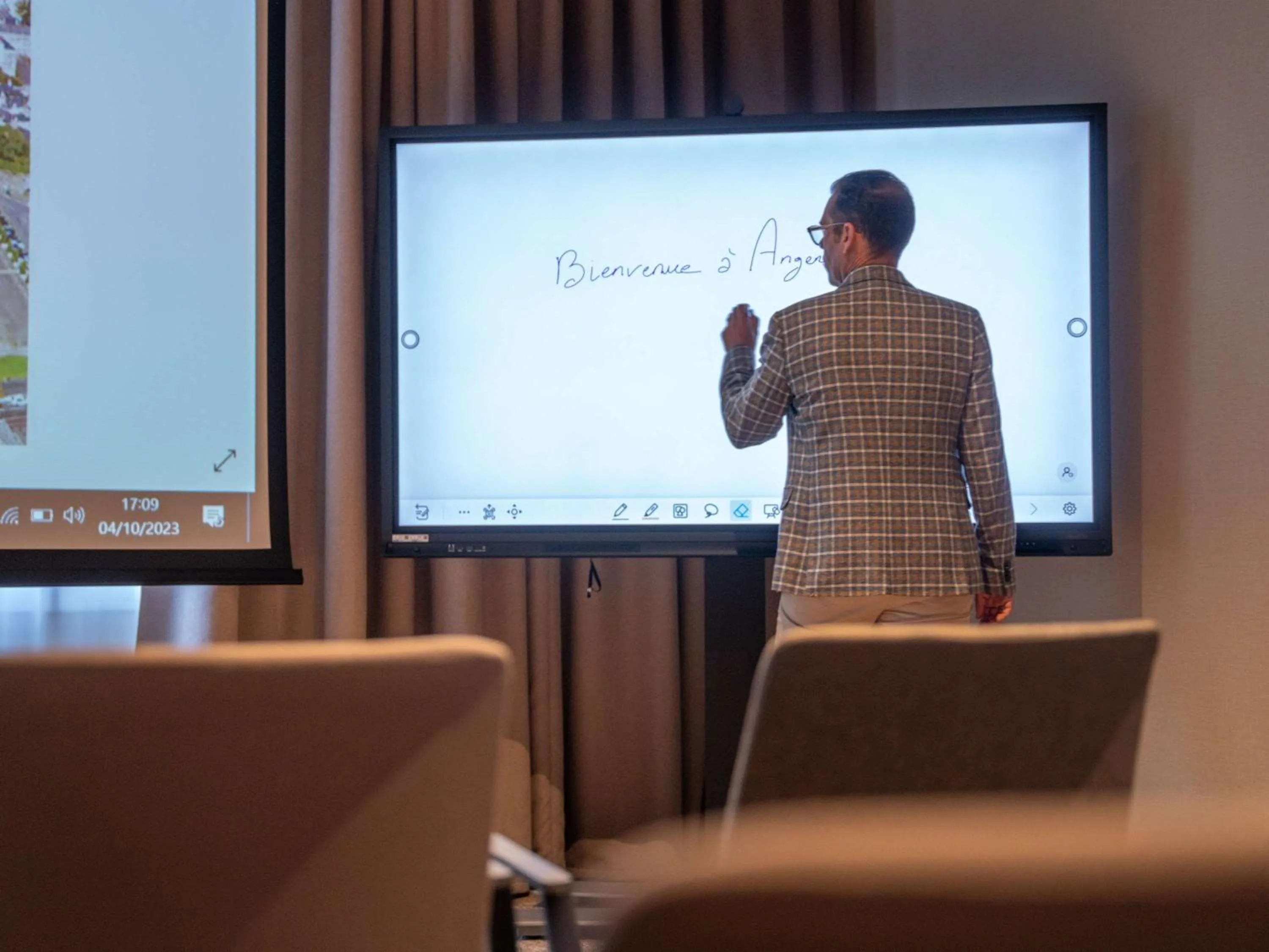 Meeting/conference room in Hotel Mercure Angers Lac De Maine