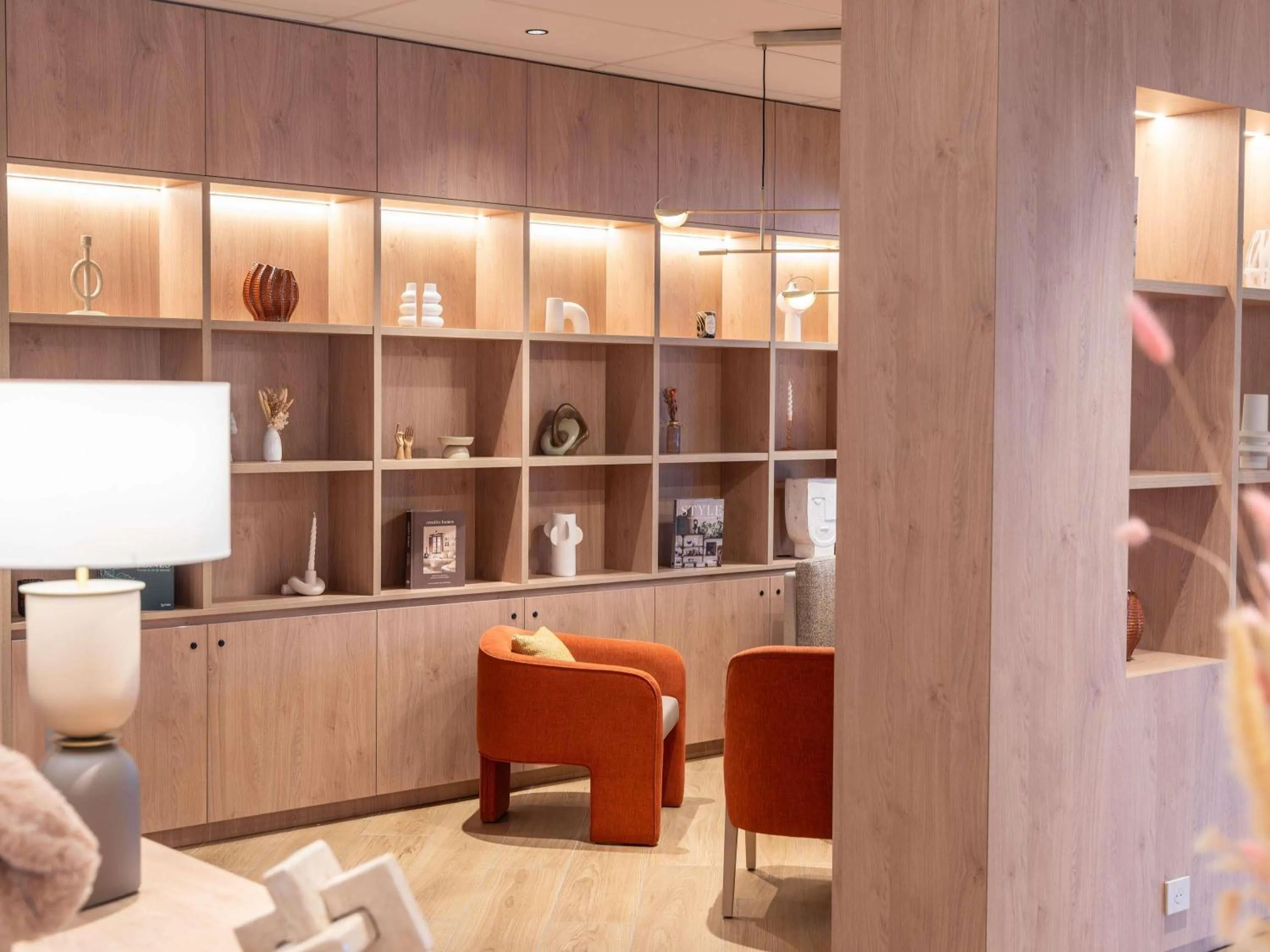 Lounge or bar in Hotel Mercure Angers Lac De Maine