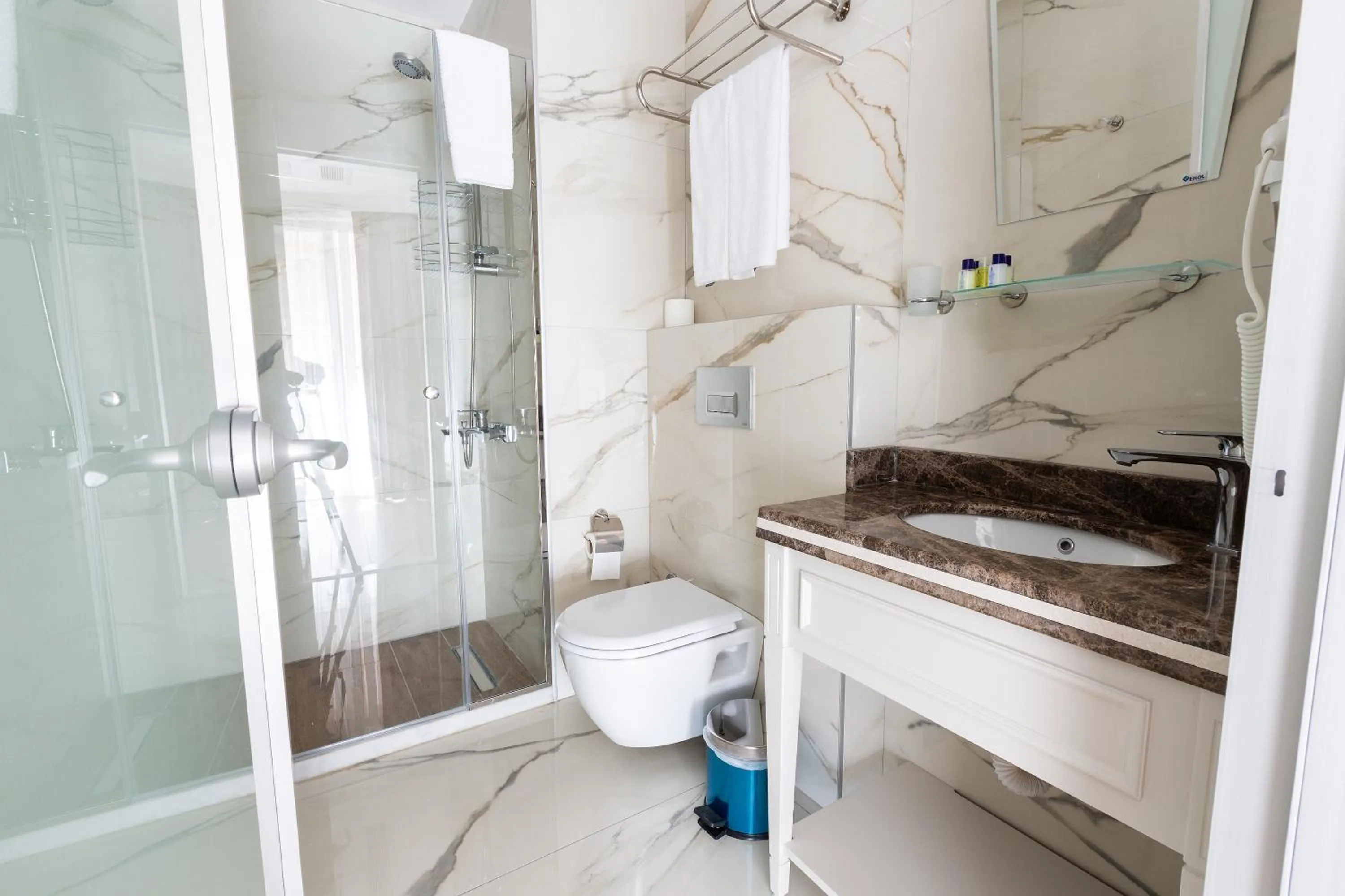 Shower in Villa Sweet Hotel