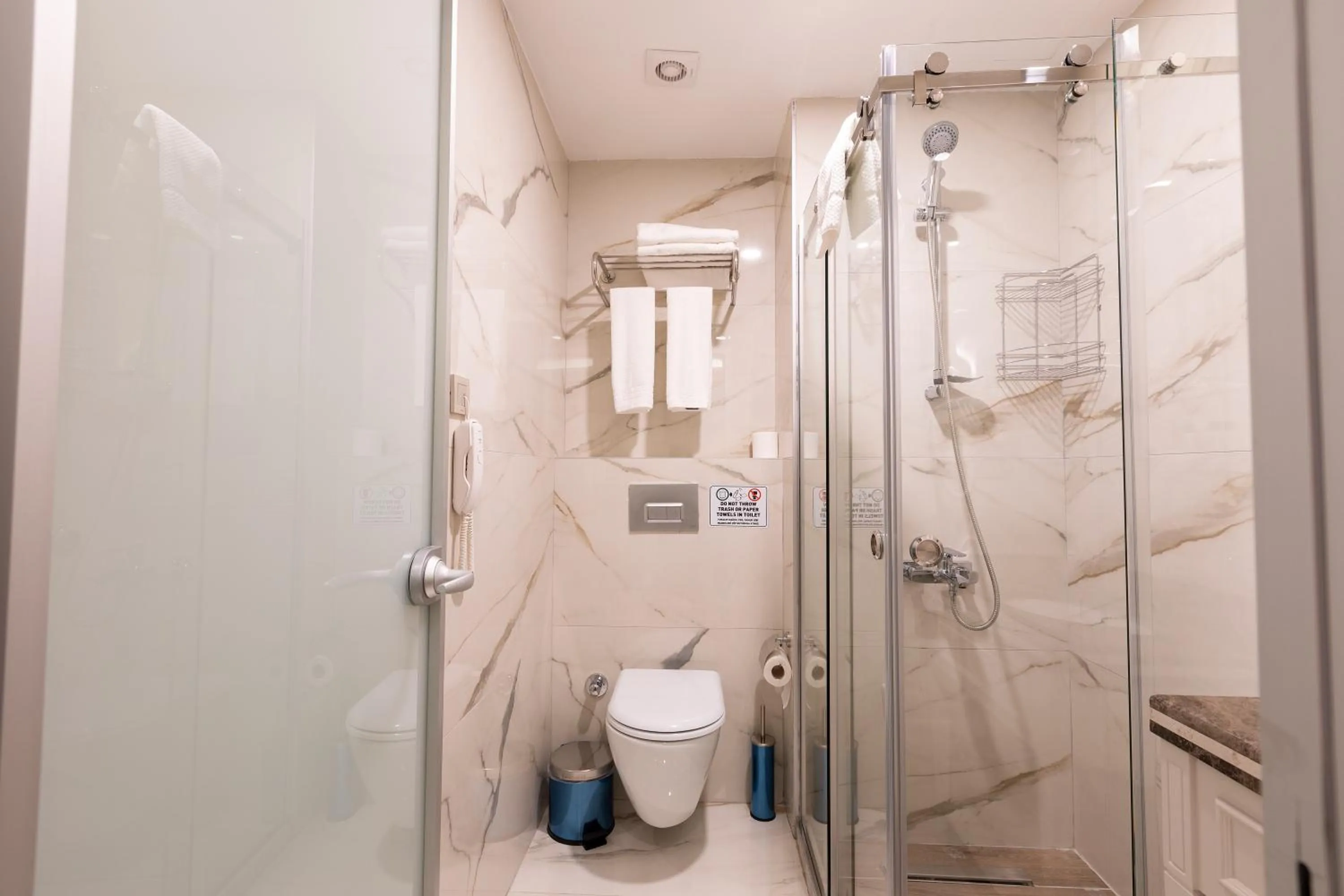 Bathroom in Villa Sweet Hotel