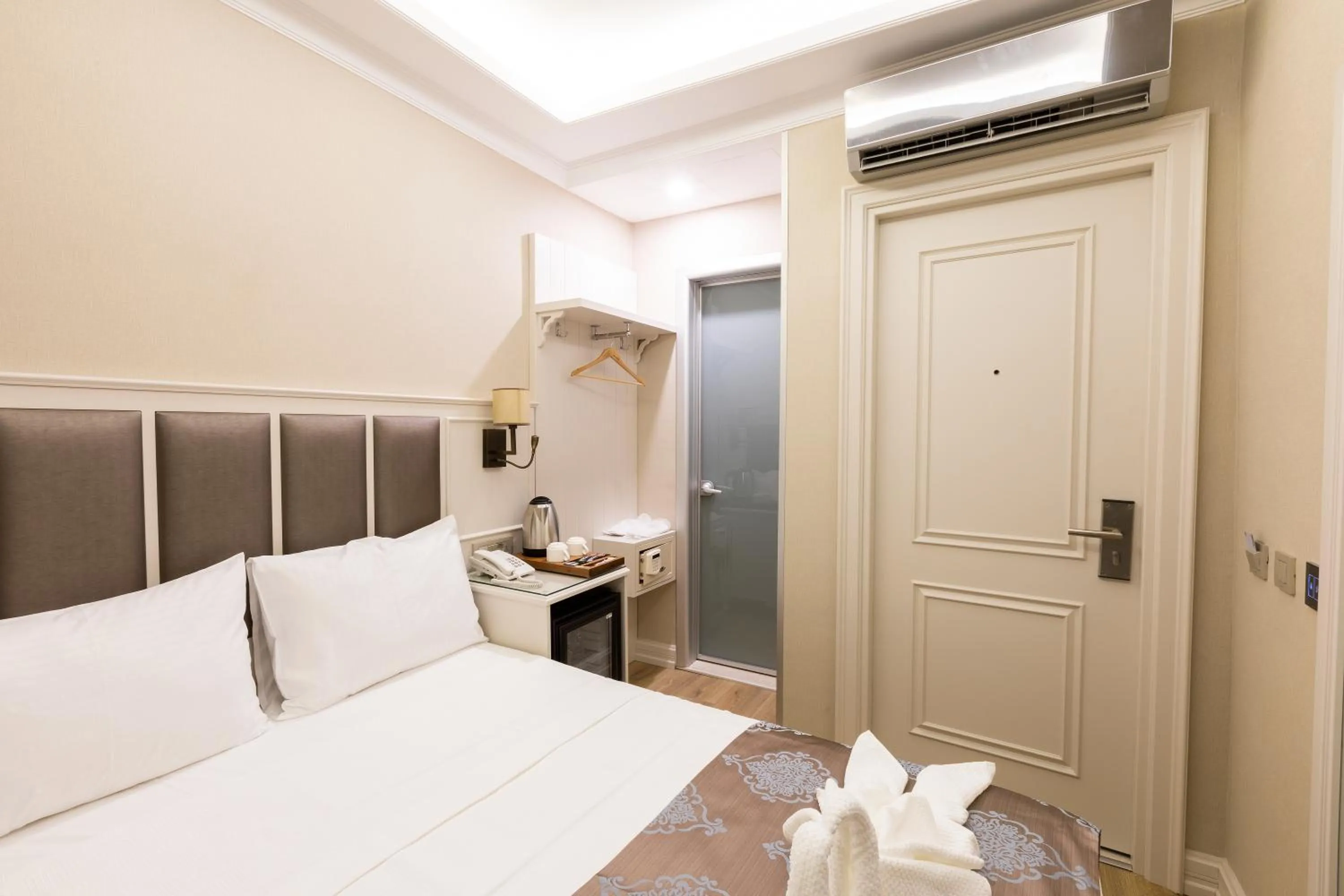 Bed in Villa Sweet Hotel