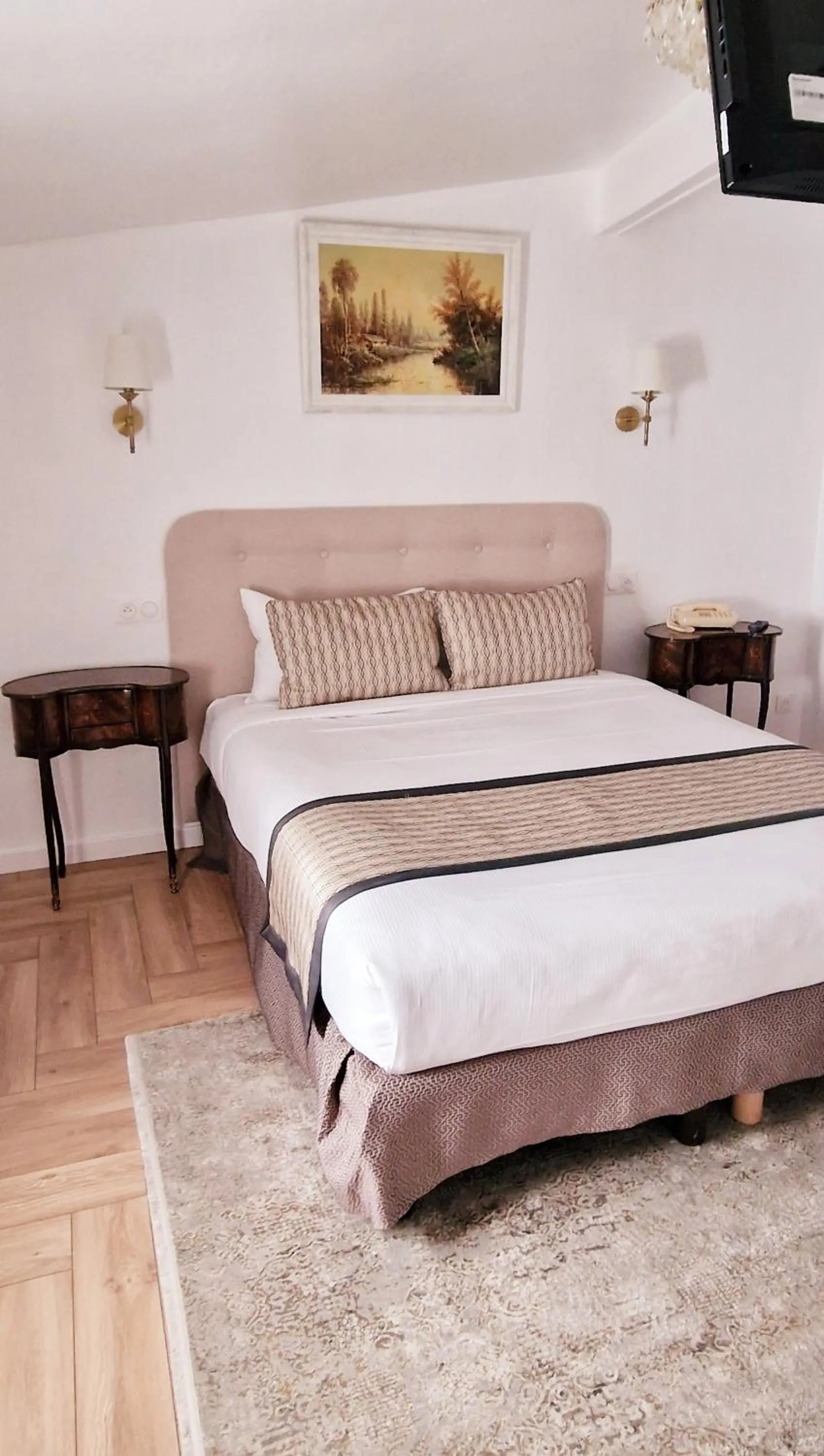 Bedroom, Bed in Hotel Dandy Rouen centre