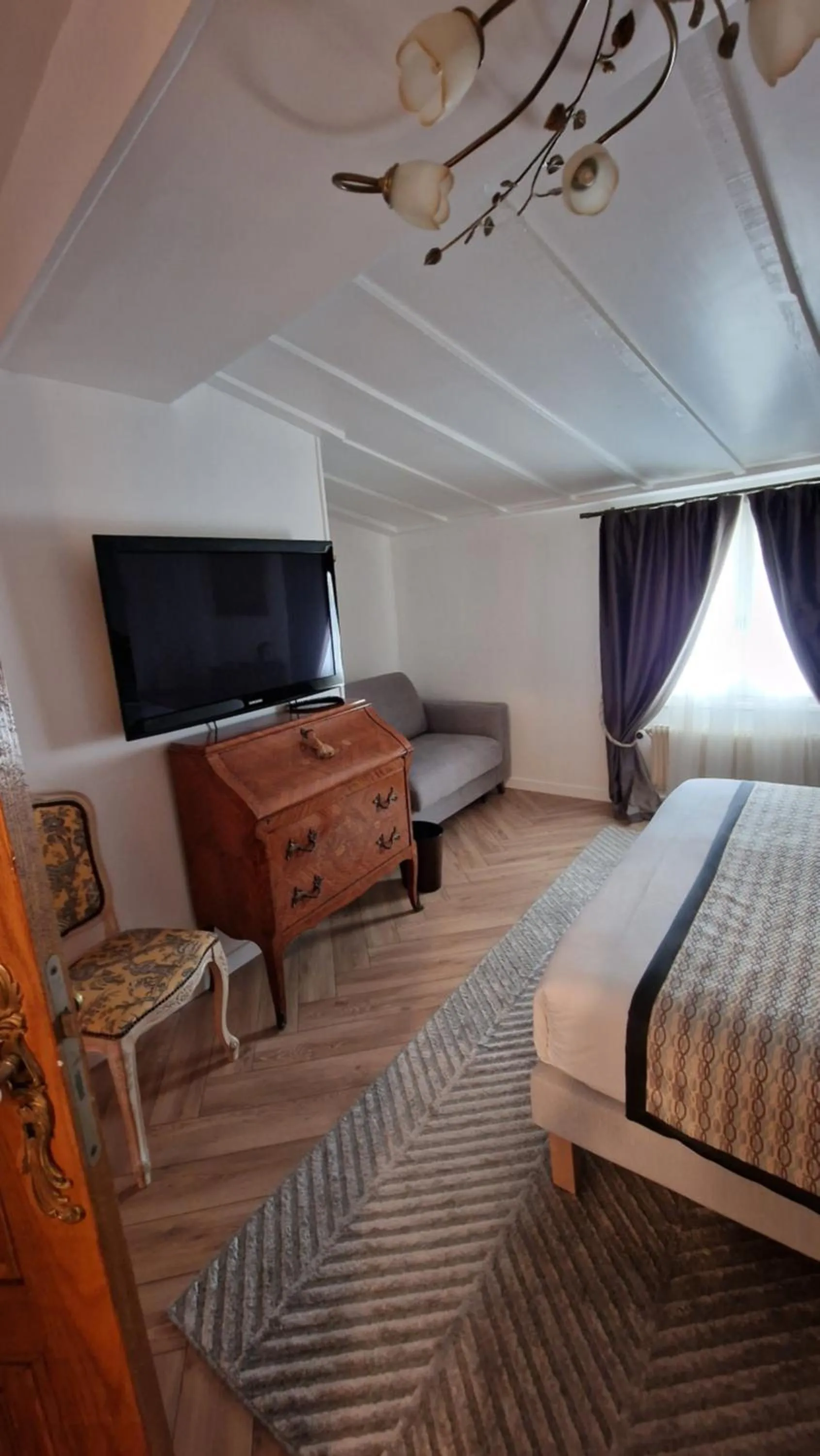 Bedroom, Bed in Hotel Dandy Rouen centre